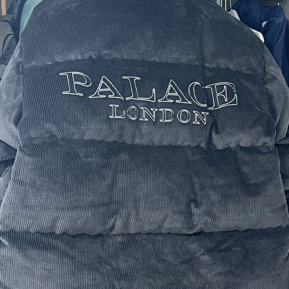 Palace Corduroy Puffa Jacket Black - 25SS 착용 스타일
