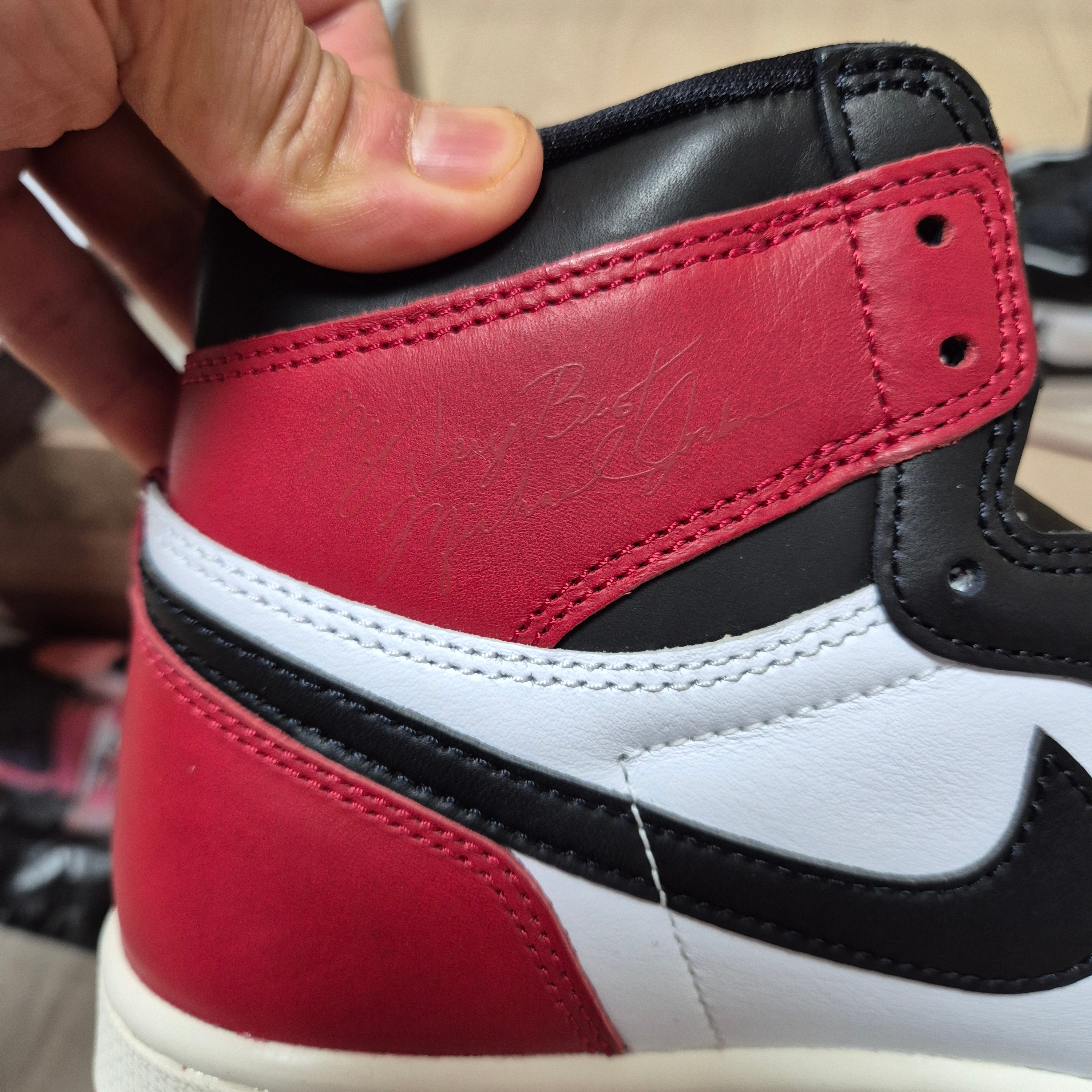 Jordan 1 Retro High OG Black Toe 착용 스타일 - 8