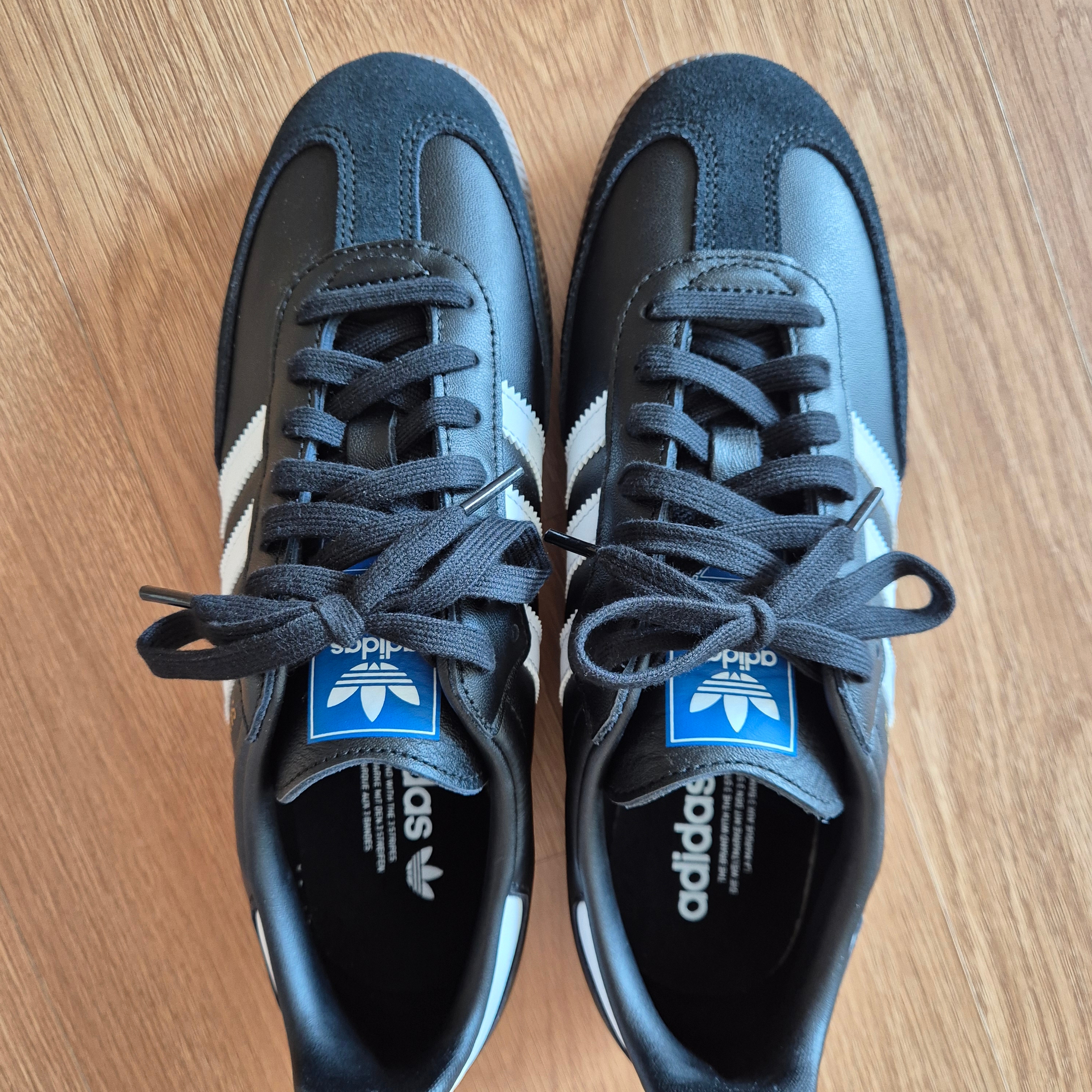 Adidas Samba OG Black White Gum 착용 스타일
