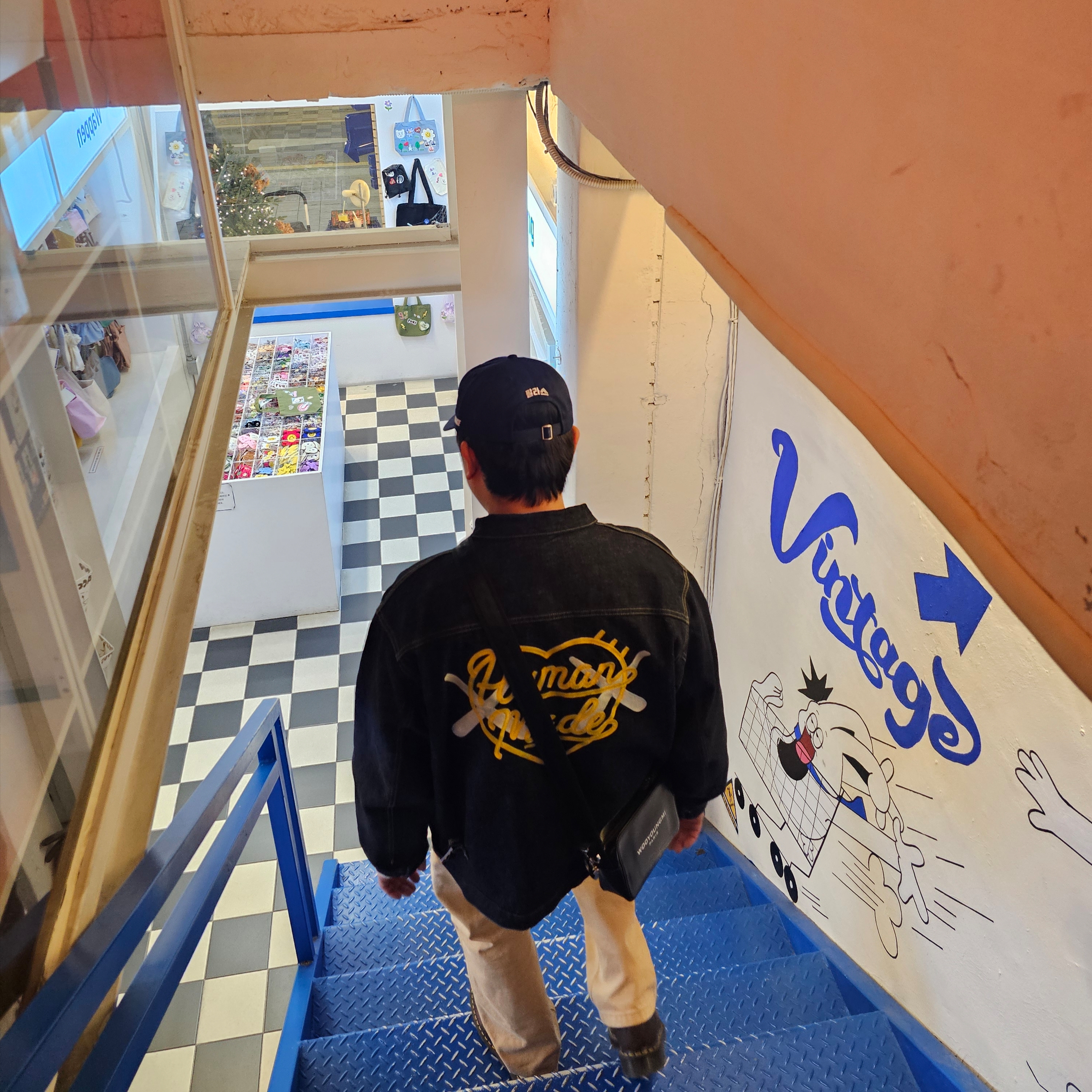 Dr. Martens x Thisisneverthat 1460 Waxed Full Grain Brown, Palace Seoul 2 Seoul 6-Panel Cap Navy - 25SS 착용 스타일 - 1