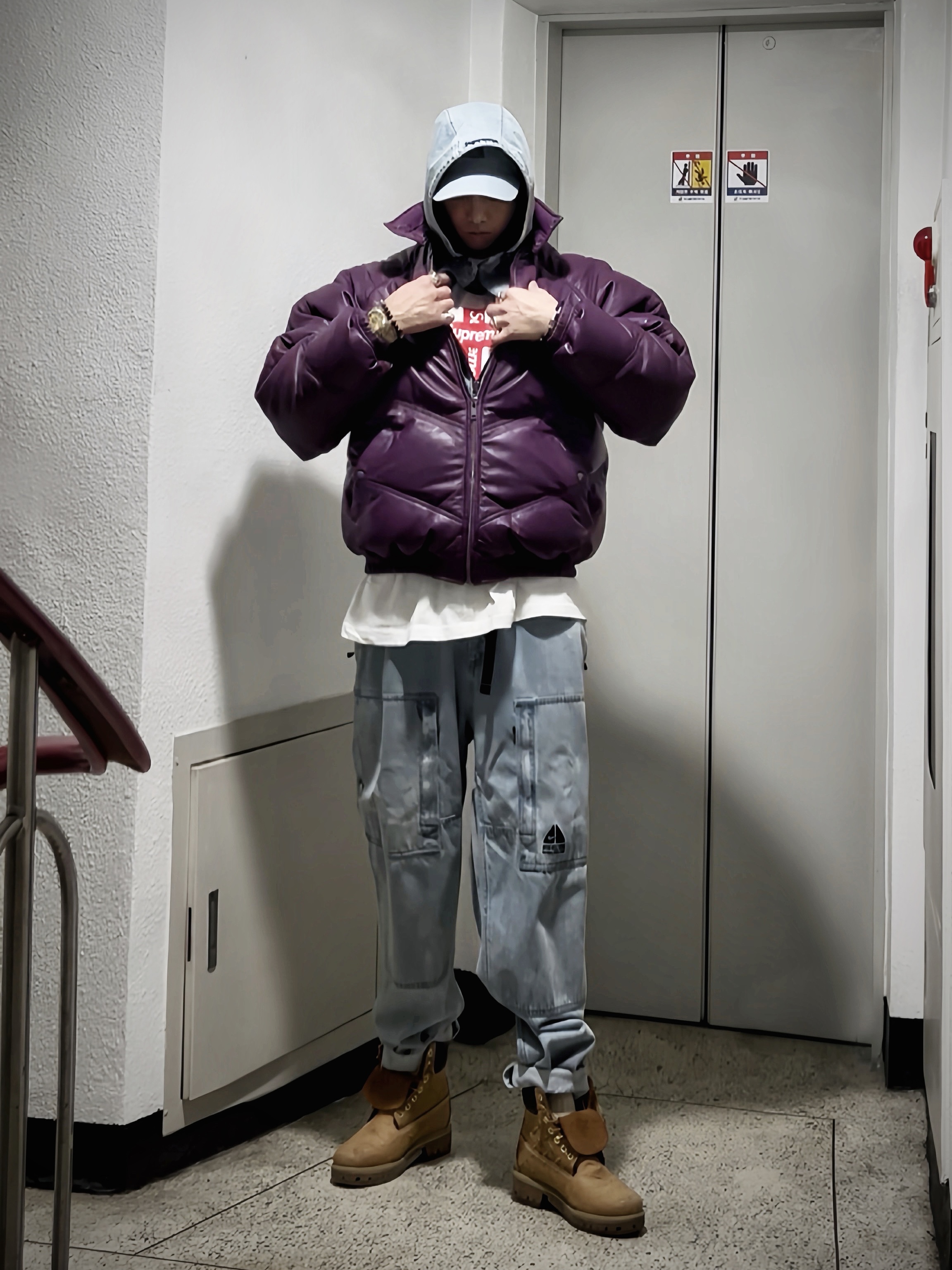Supreme x Nike ACG Denim 6-Panel Washed Blue - 22FW, Supreme x Nike ACG Denim Pullover Washed Blue - 22FW 착용 스타일 - 3