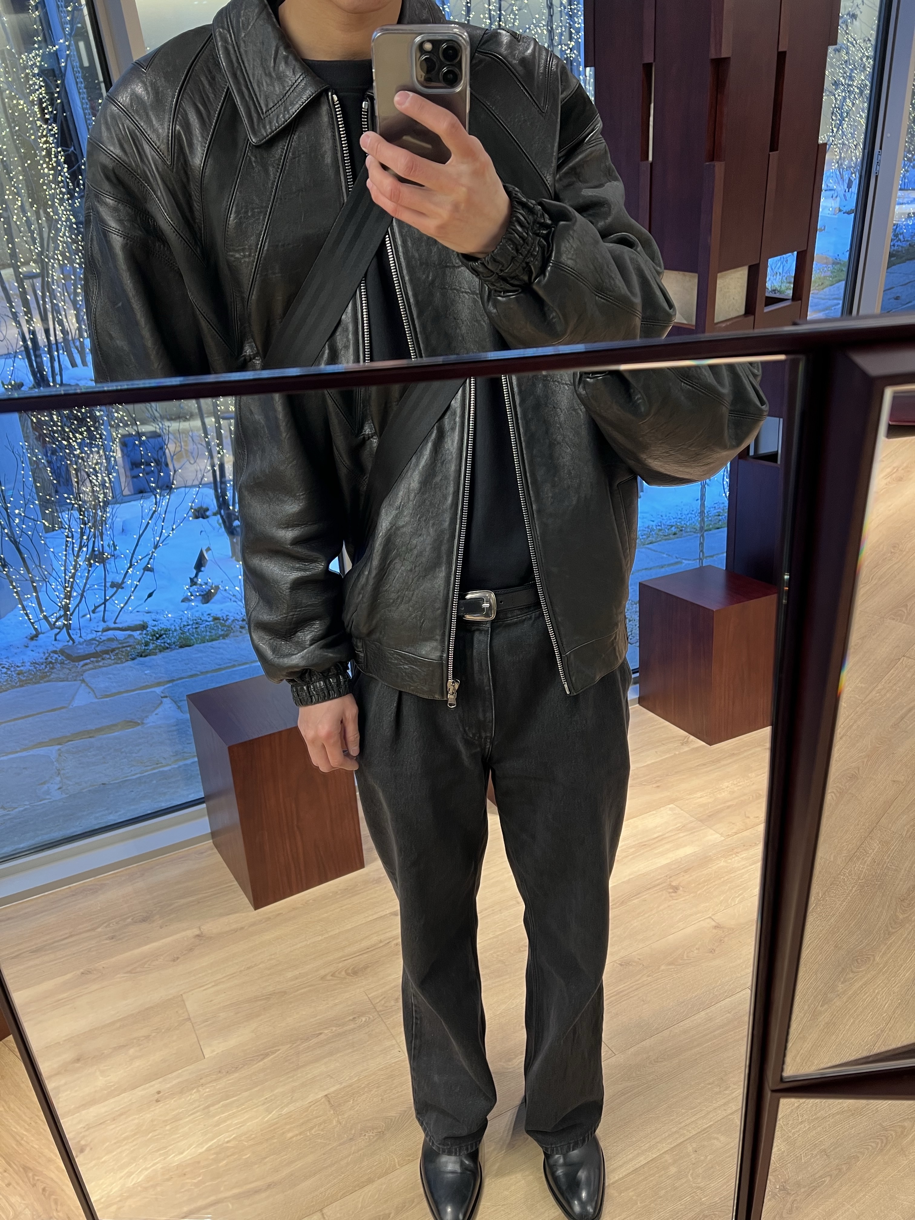 Wooyoungmi Flower Print Sweatshirt Black - 23SS, Saint Laurent Wyatt Chelsea Boots in Smooth Leather Black 착용 스타일 - 1