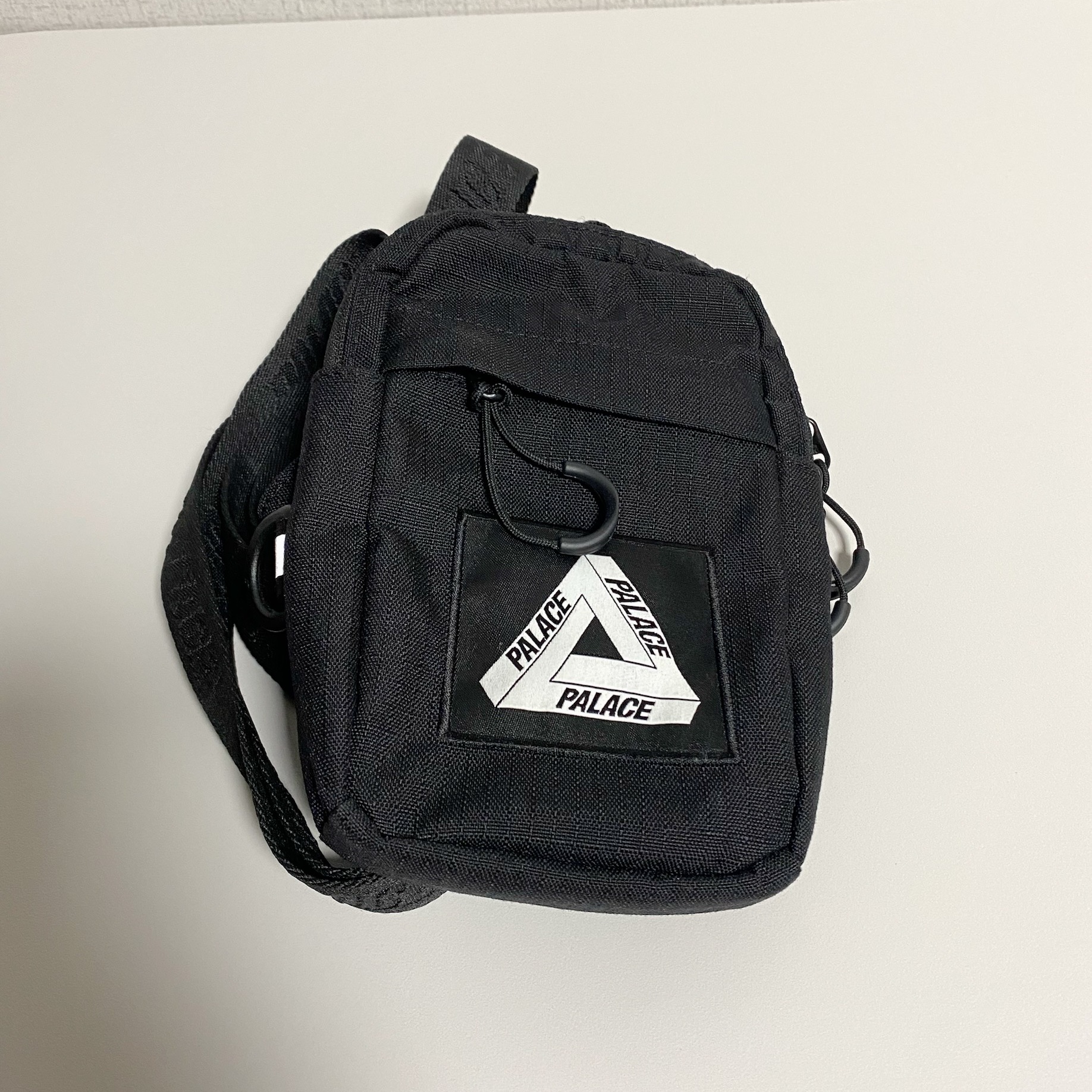 Palace Cordura Body Shot Bag Black - 21SS 착용 스타일 - 1