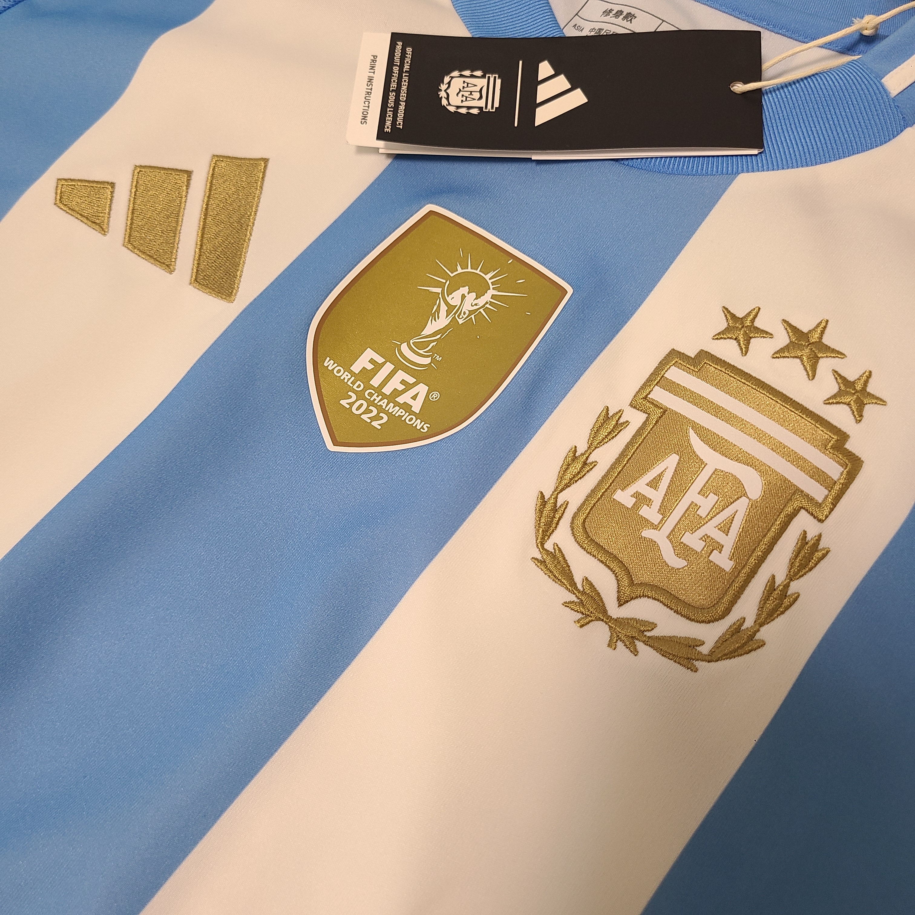 Adidas Argentina 2024 Home Jersey White Blue Burst - KR Sizing (Non Marking Ver.), Adidas Argentina Home Jersey 2022 Winners 3-Star White Light Blue - US Sizing (Non Marking Ver.) 착용 스타일 - 3