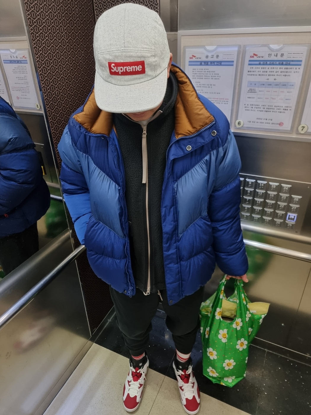Supreme Coated Denim Camp Cap White - 24SS, Nike NSW Sport Essential+ Sherpa Fleece Jacket  Black - US/EU 착용 스타일 - 1