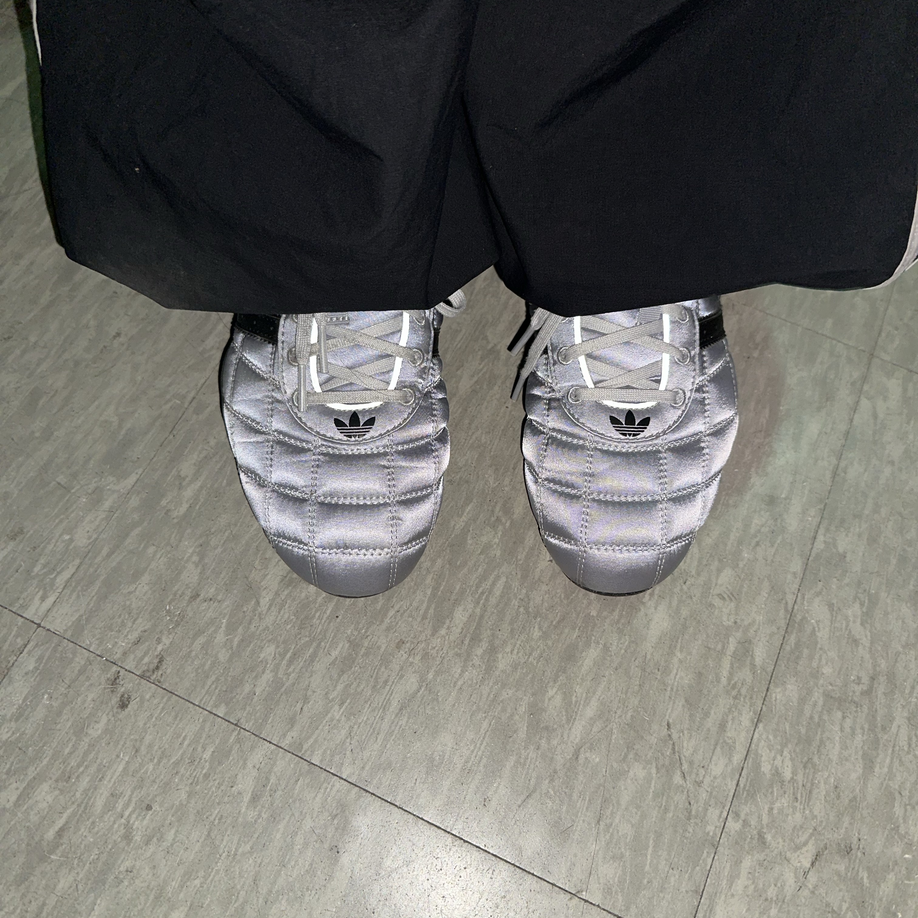 (W) Adidas Originals Adiracer Lo Silver Metallic Core Black 착용 스타일 - 2