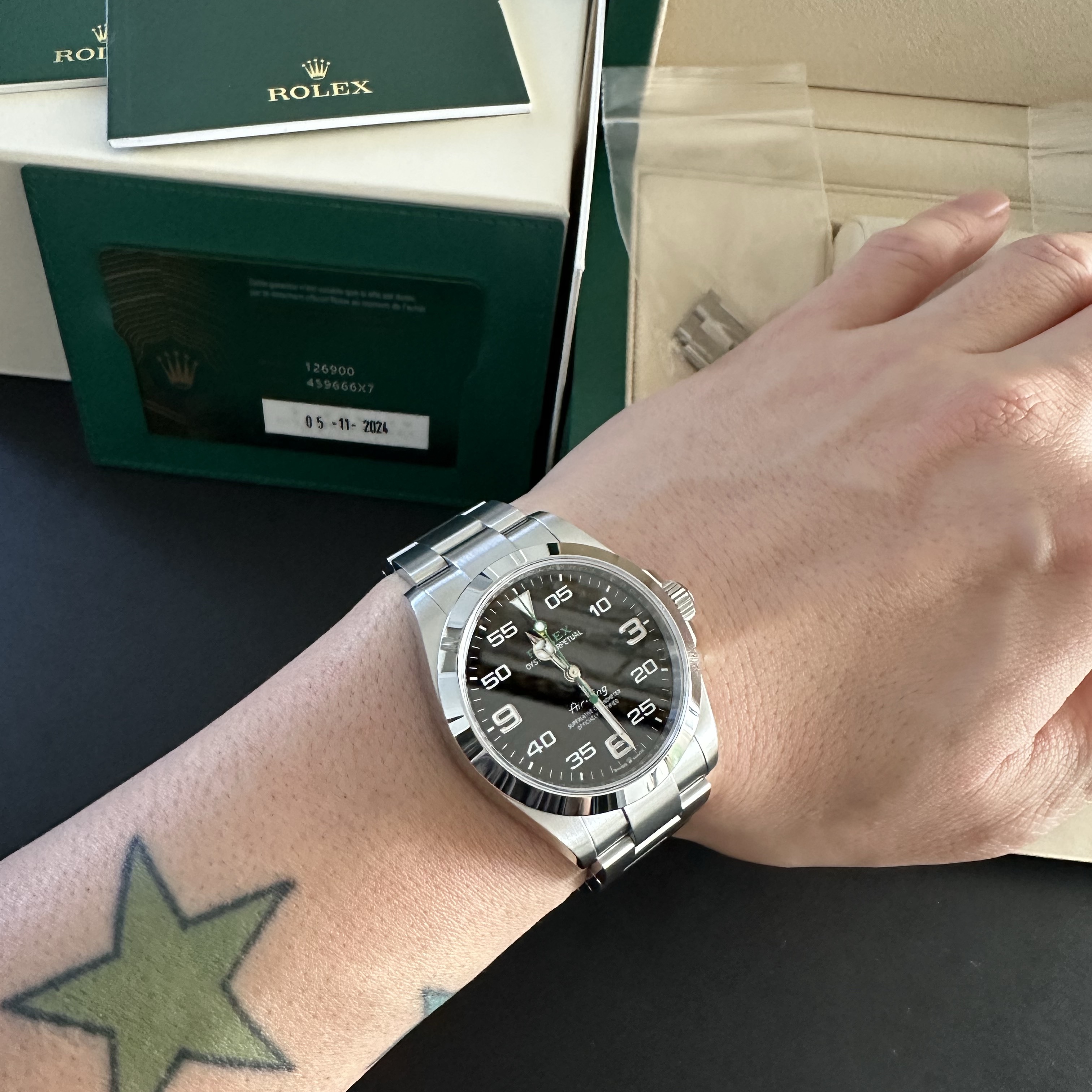 Rolex Air-King 40mm 126900 Black Oyster 착용 스타일 - 1