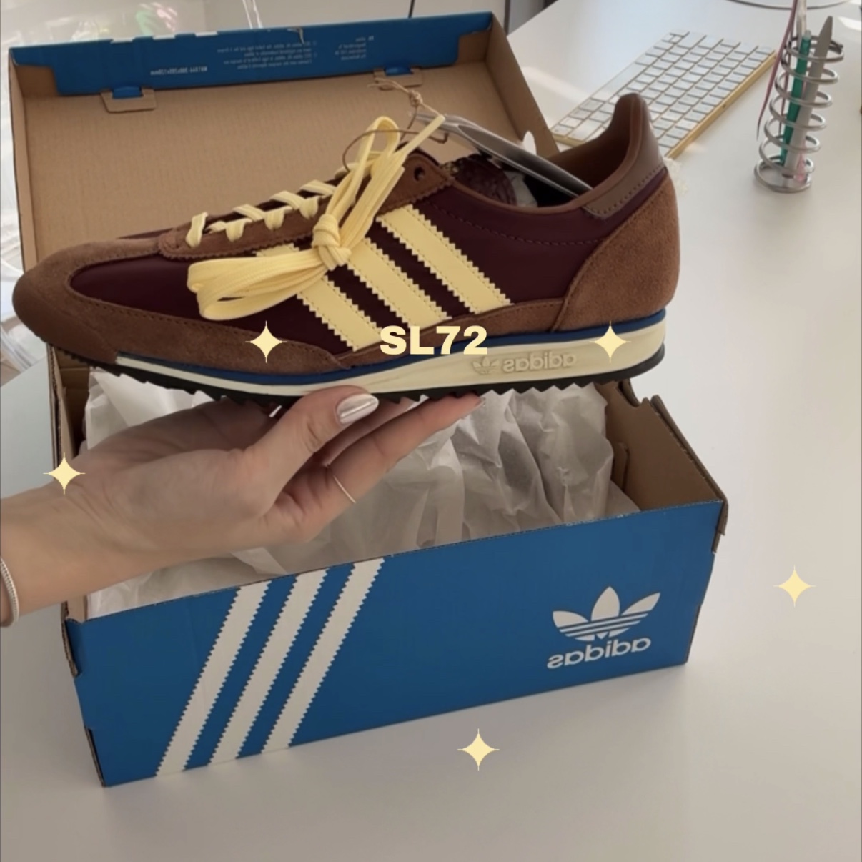 (W) Adidas SL 72 OG Maroon Almost Yellow 착용 스타일