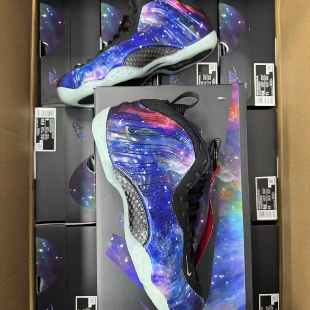 Nike Air Foamposite One Galaxy 착용 스타일