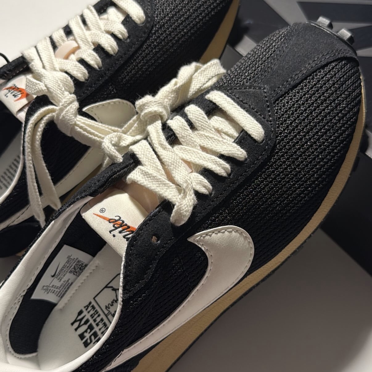 Nike LD-1000 SP Black and Sail 착용 스타일 - 4