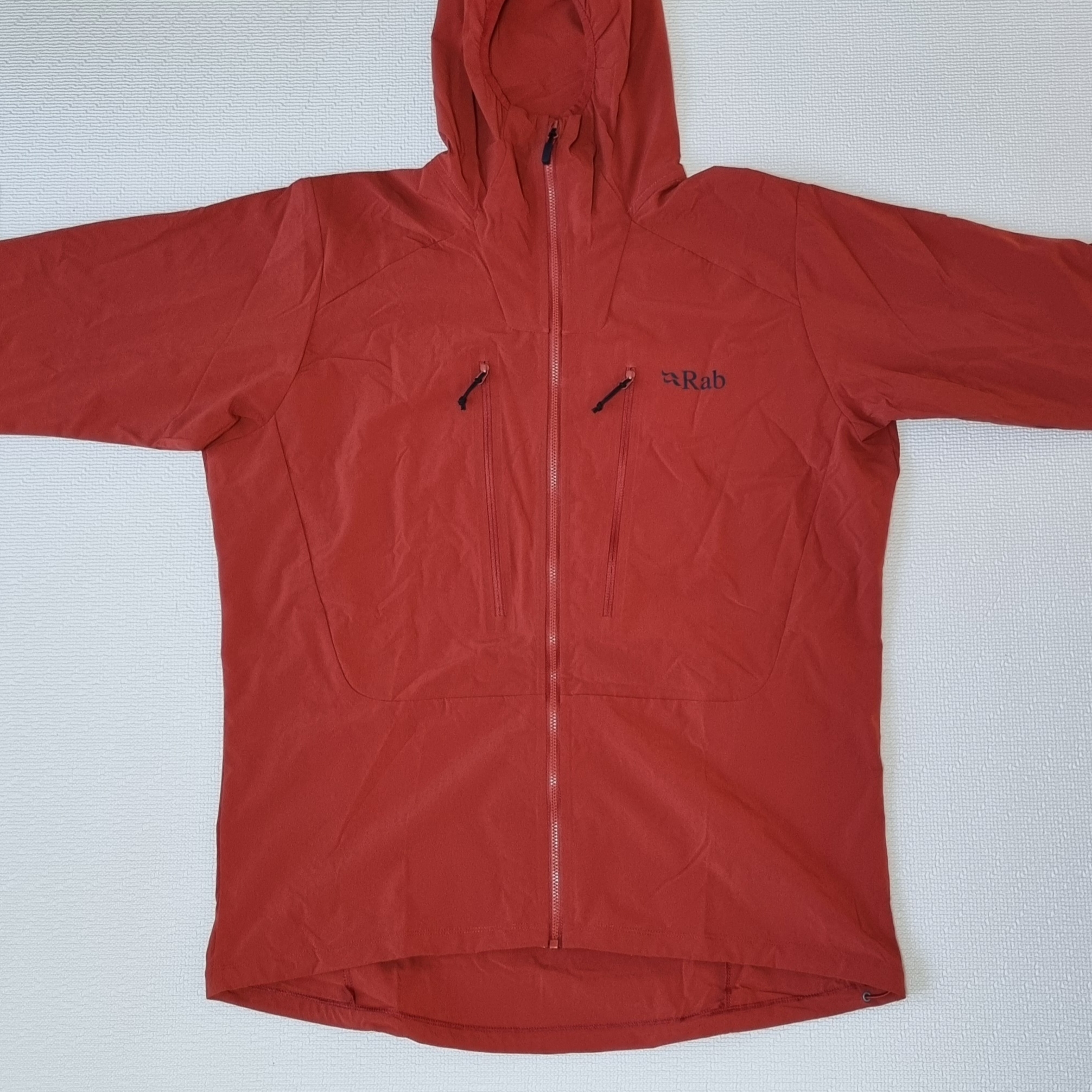 Rab Borealis Jacket Tuscan Red 착용 스타일 - 1