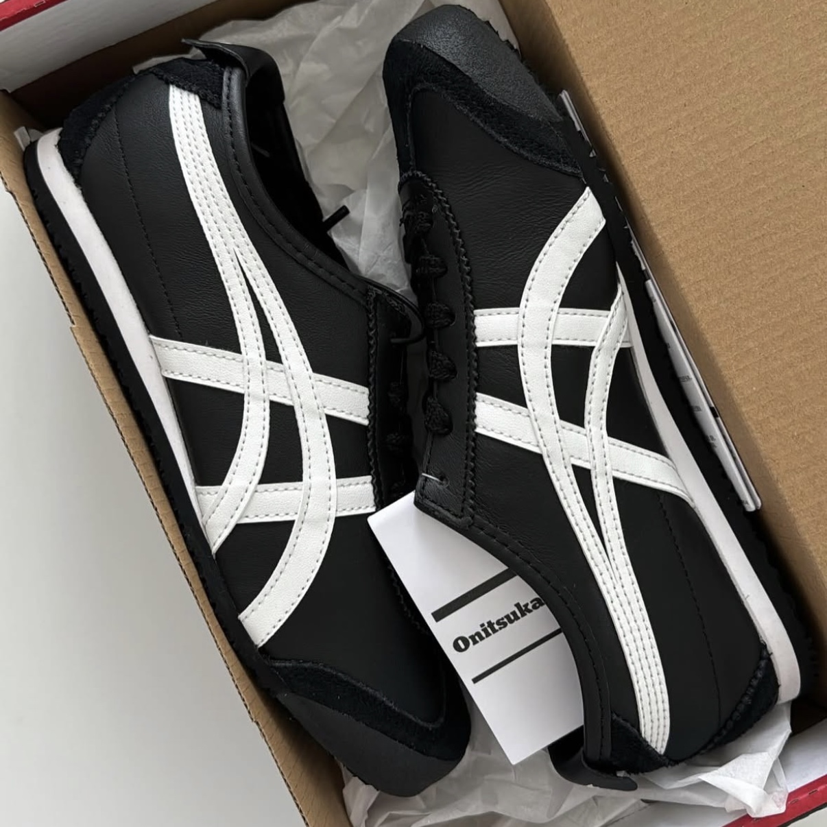 Onitsuka Tiger Mexico 66 Black White 착용 스타일 - 2
