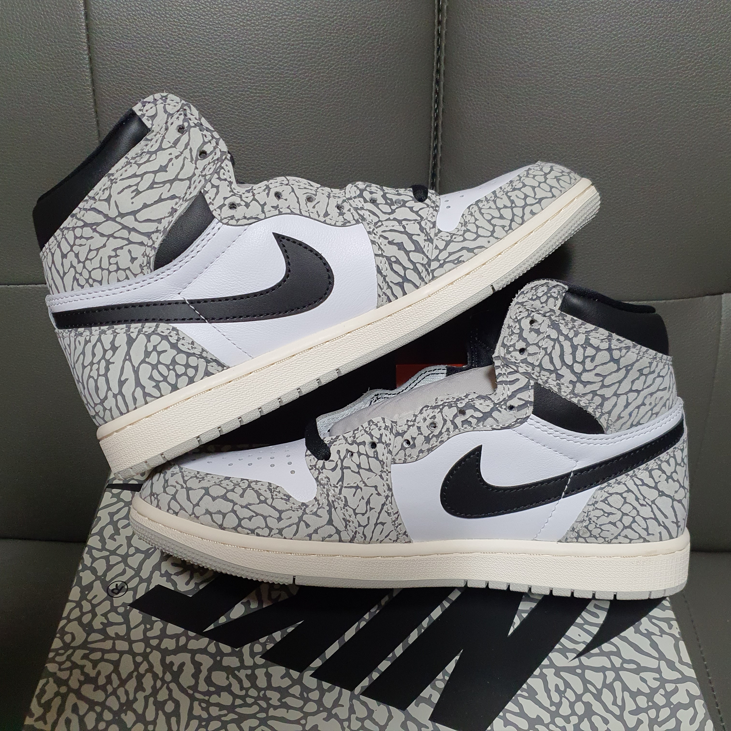Jordan 1 Retro High OG White Cement 착용 스타일