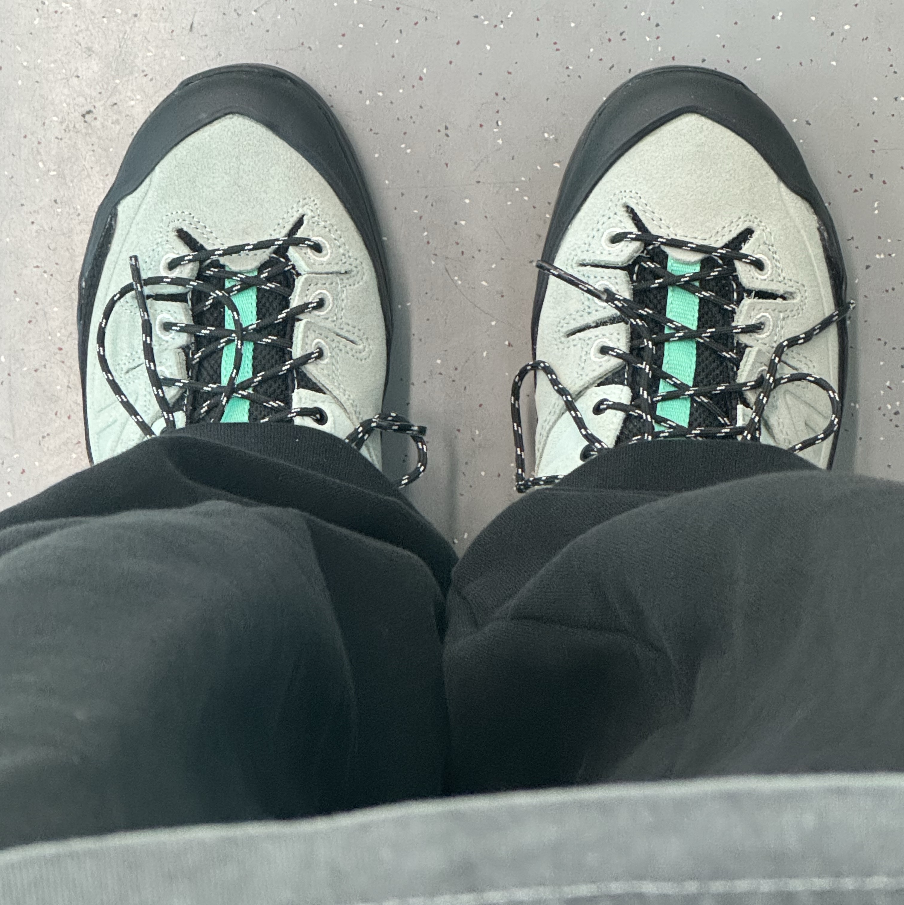 Salomon X-Alp Leather Black Green Milieu 착용 스타일 - 1