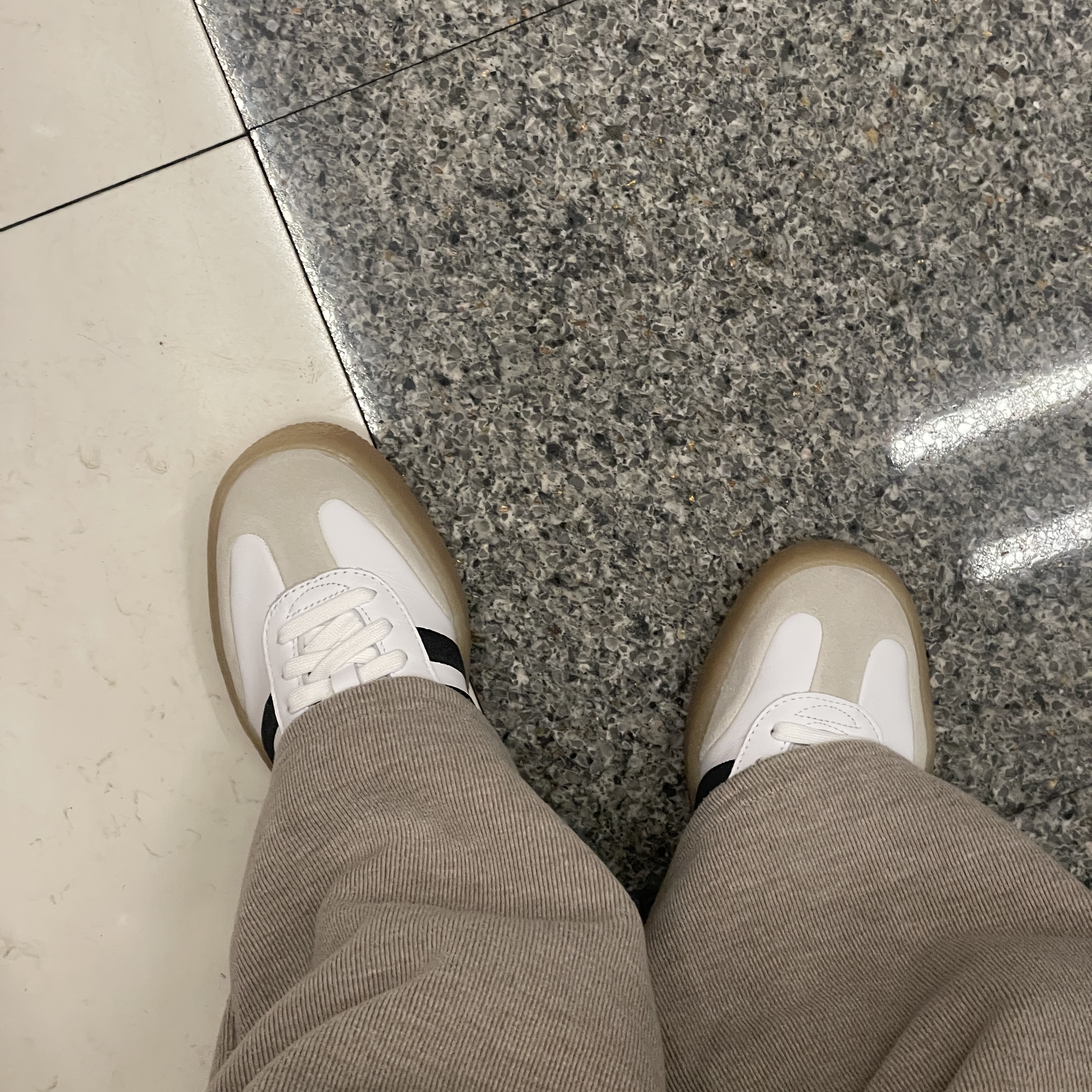 (W) Adidas Sambae White Black 착용 스타일
