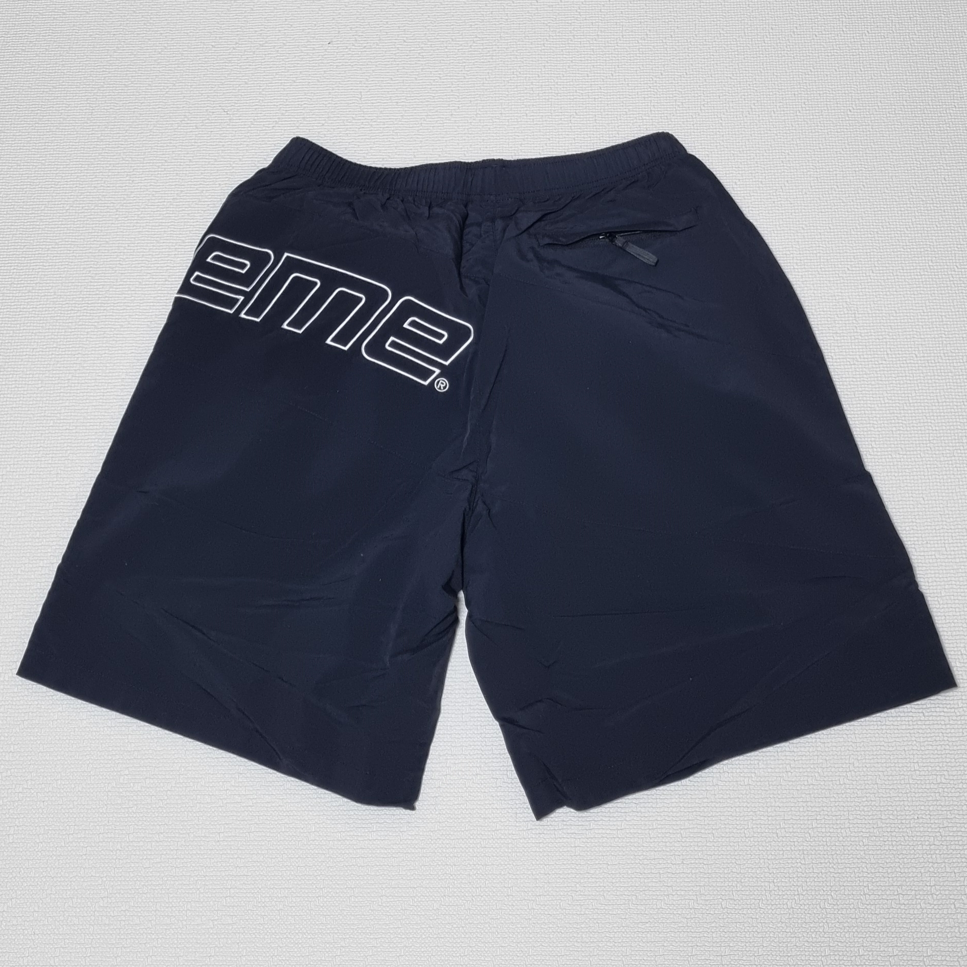 Supreme Curve Nylon Short Black - 24SS 착용 스타일 - 2