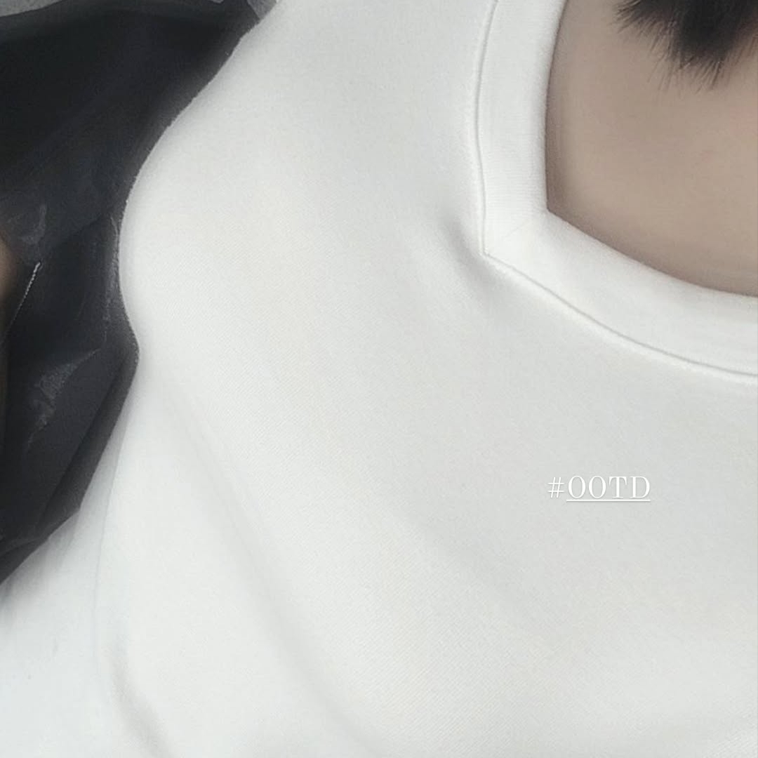 (W) Matin Kim Logo Coating Jumper Black 착용 스타일