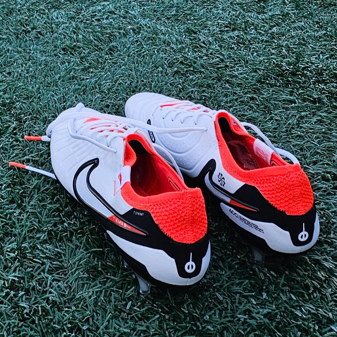 Nike Tiempo Legend 10 Elite AG White Bright Crimson 착용 스타일