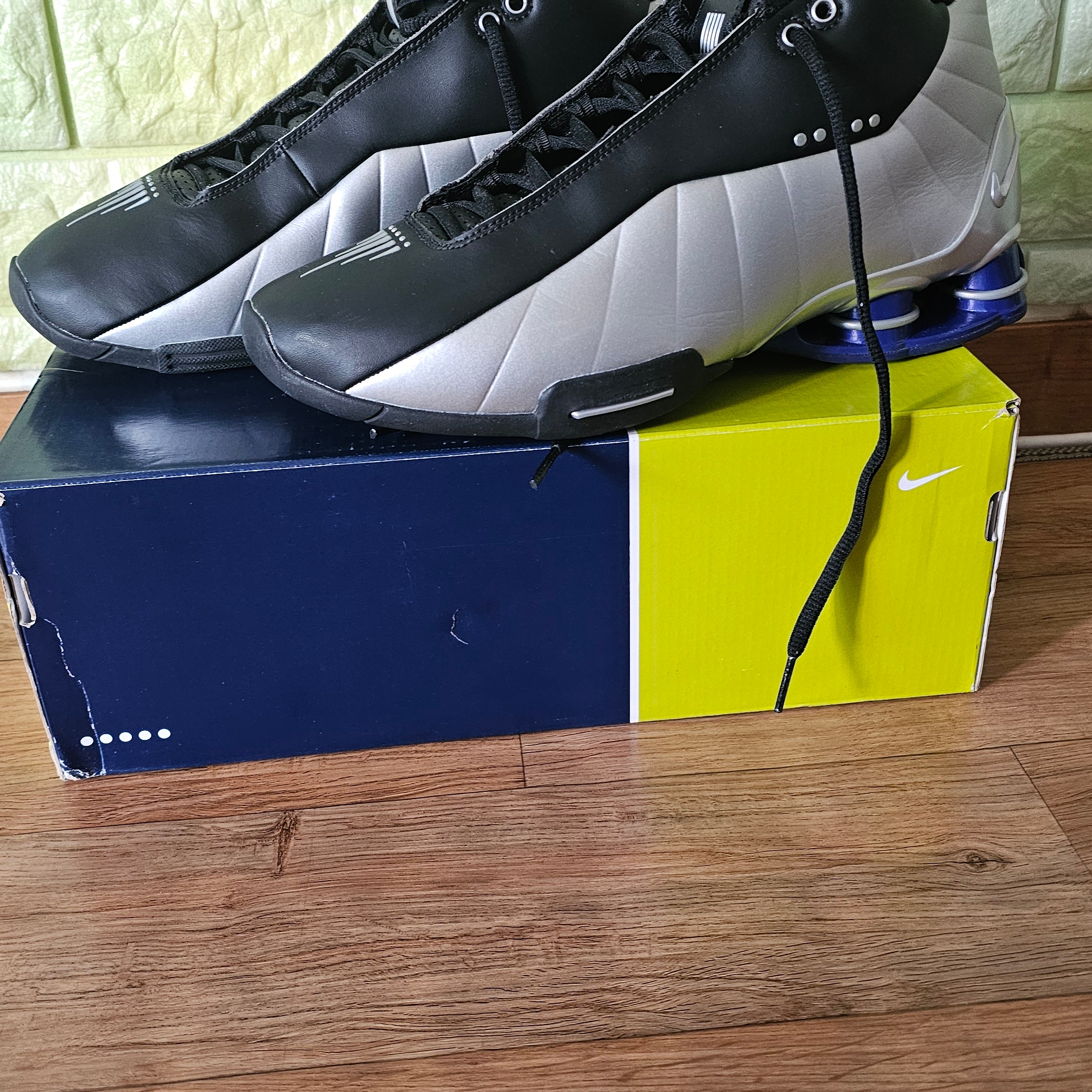 Nike Shox BB4 Black Silver Lapis 착용 스타일