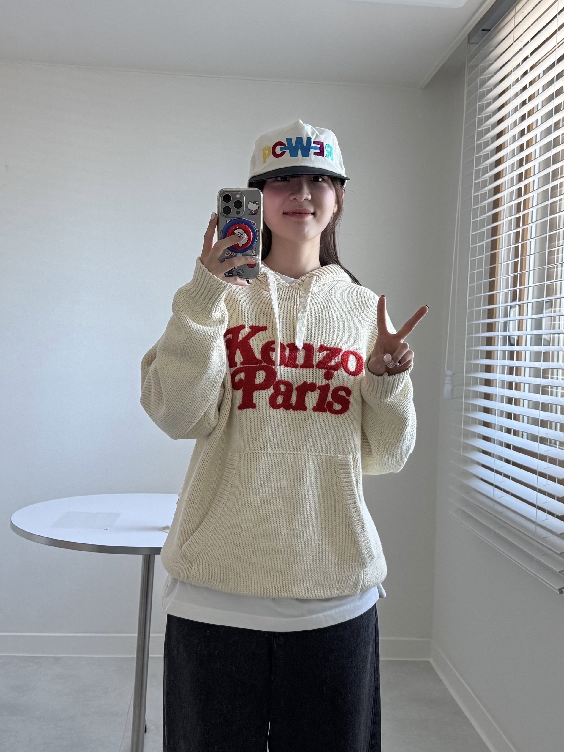 G-DRAGON Power Ball Cap White 착용 스타일