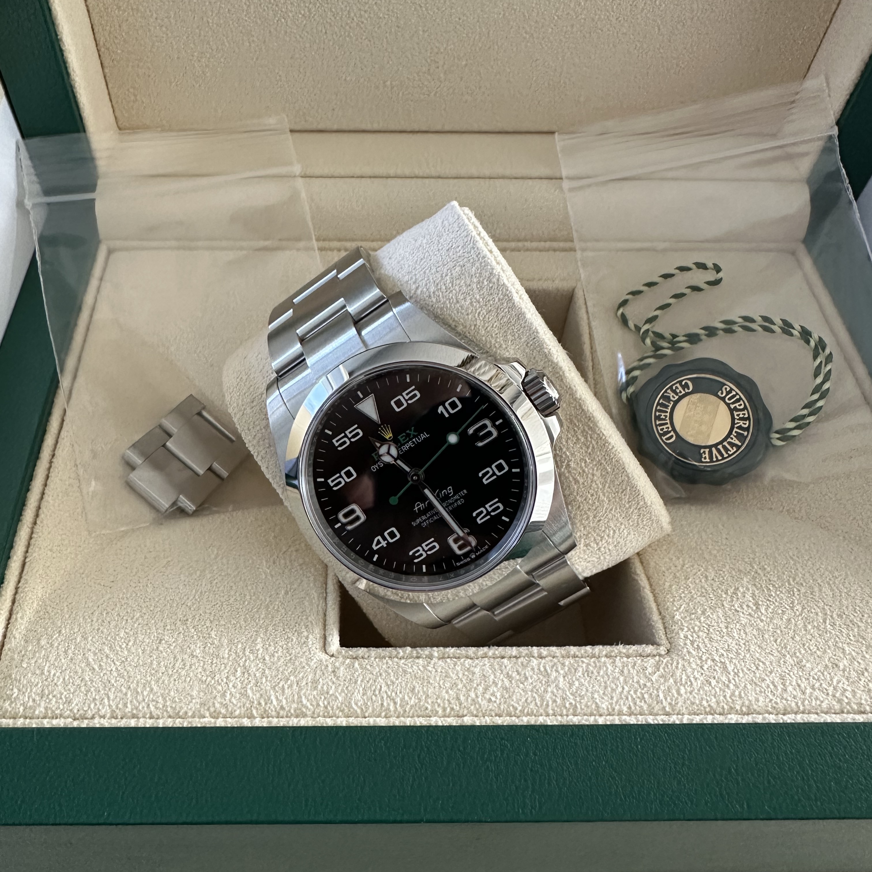 Rolex Air-King 40mm 126900 Black Oyster 착용 스타일 - 3