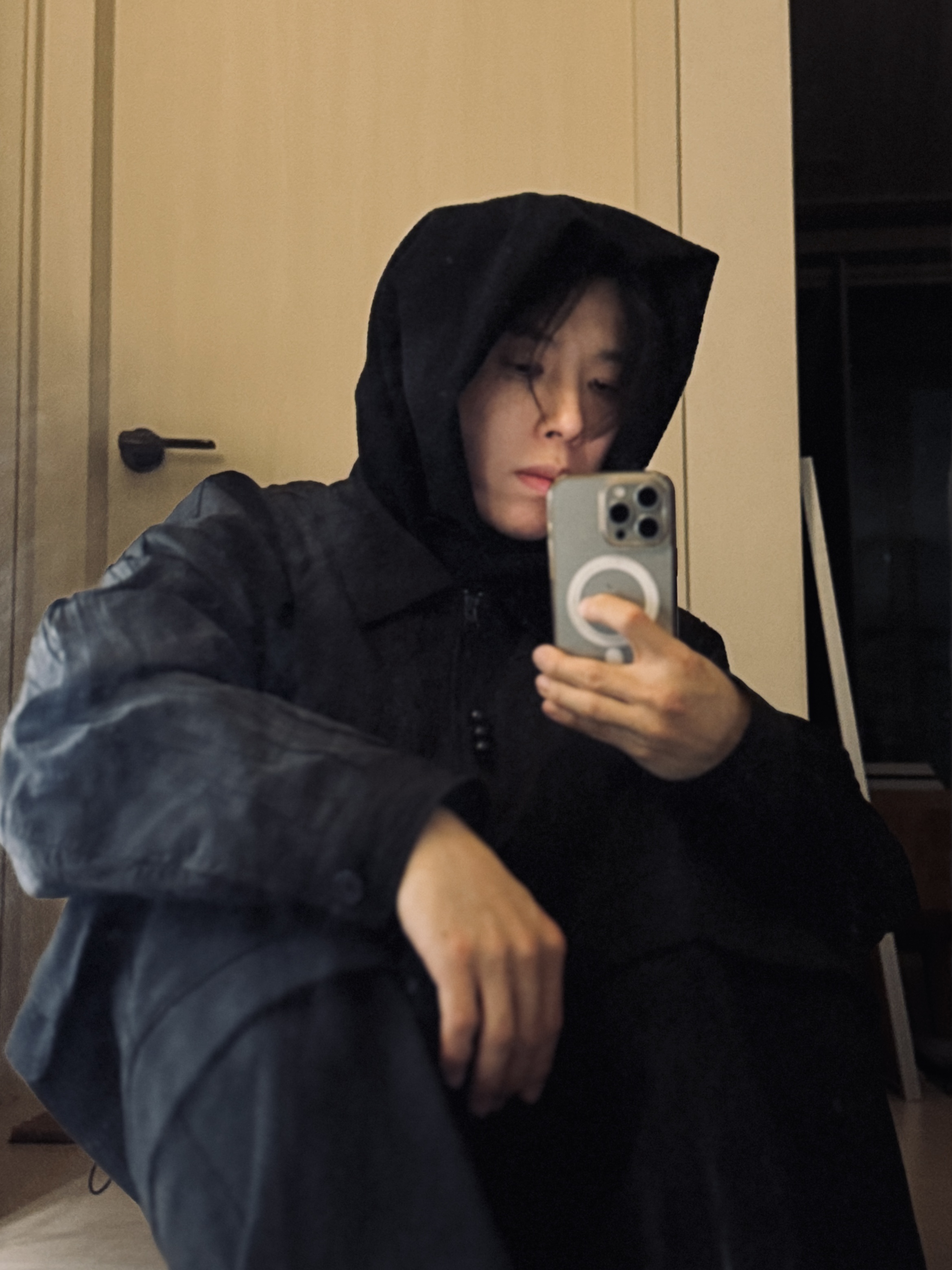 Undermycar Mu.87 Anti Fxxking Logo Play Basic Micro Corduroy Scarf Black 착용 스타일 - 3