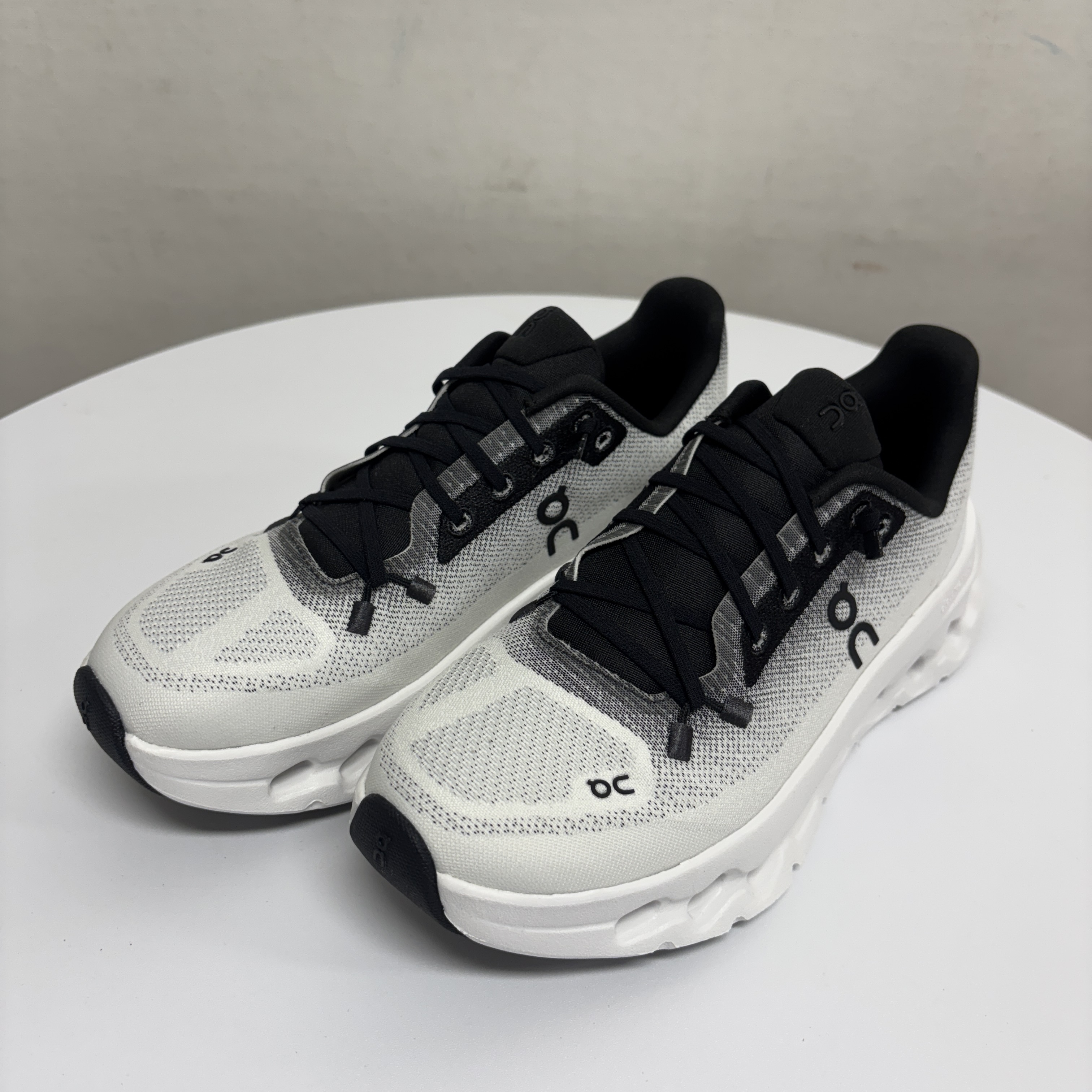 (W) On Running Cloudtilt Black Ivory, On Running Cloudtilt Black Ivory 착용 스타일 - 3
