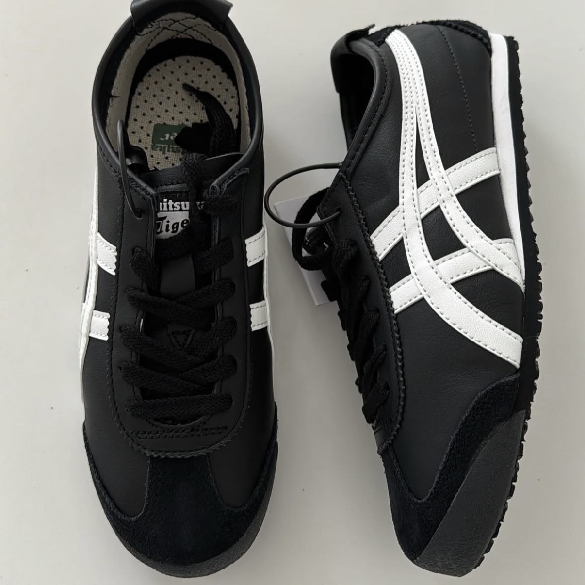 Onitsuka Tiger Mexico 66 Black White 착용 스타일 - 3