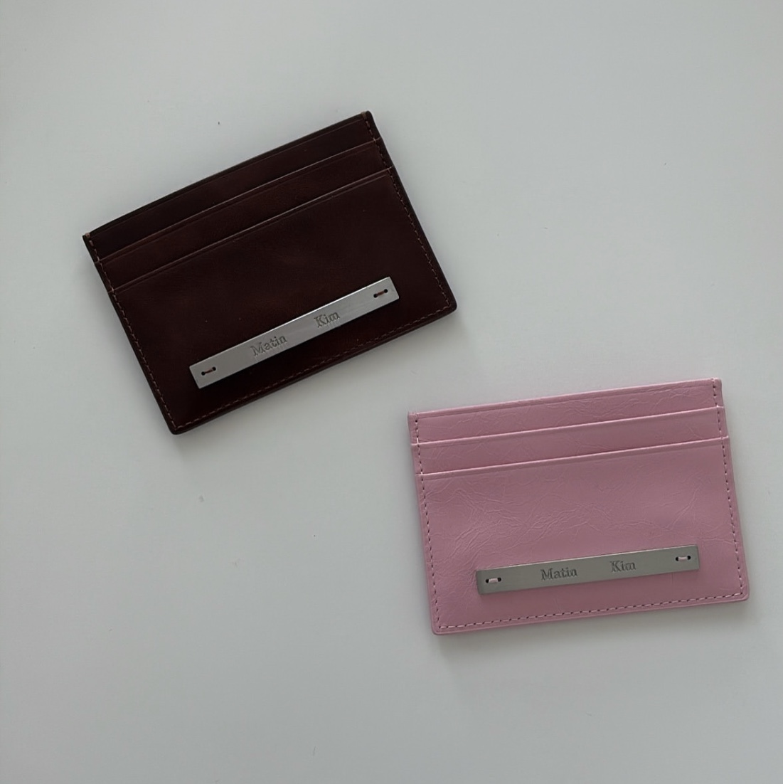 Matin Kim Vintage Card Wallet Brown 착용 스타일