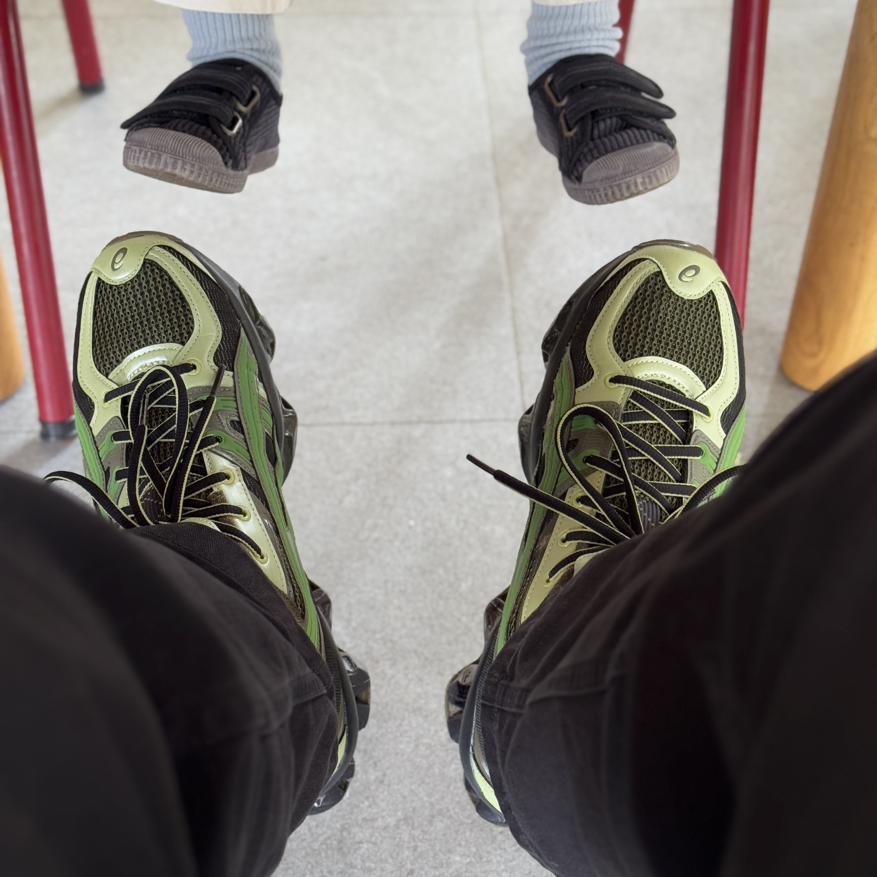 Asics US5-S Gel-Quantum Kinetic Moss Bamboo 착용 스타일 - 3