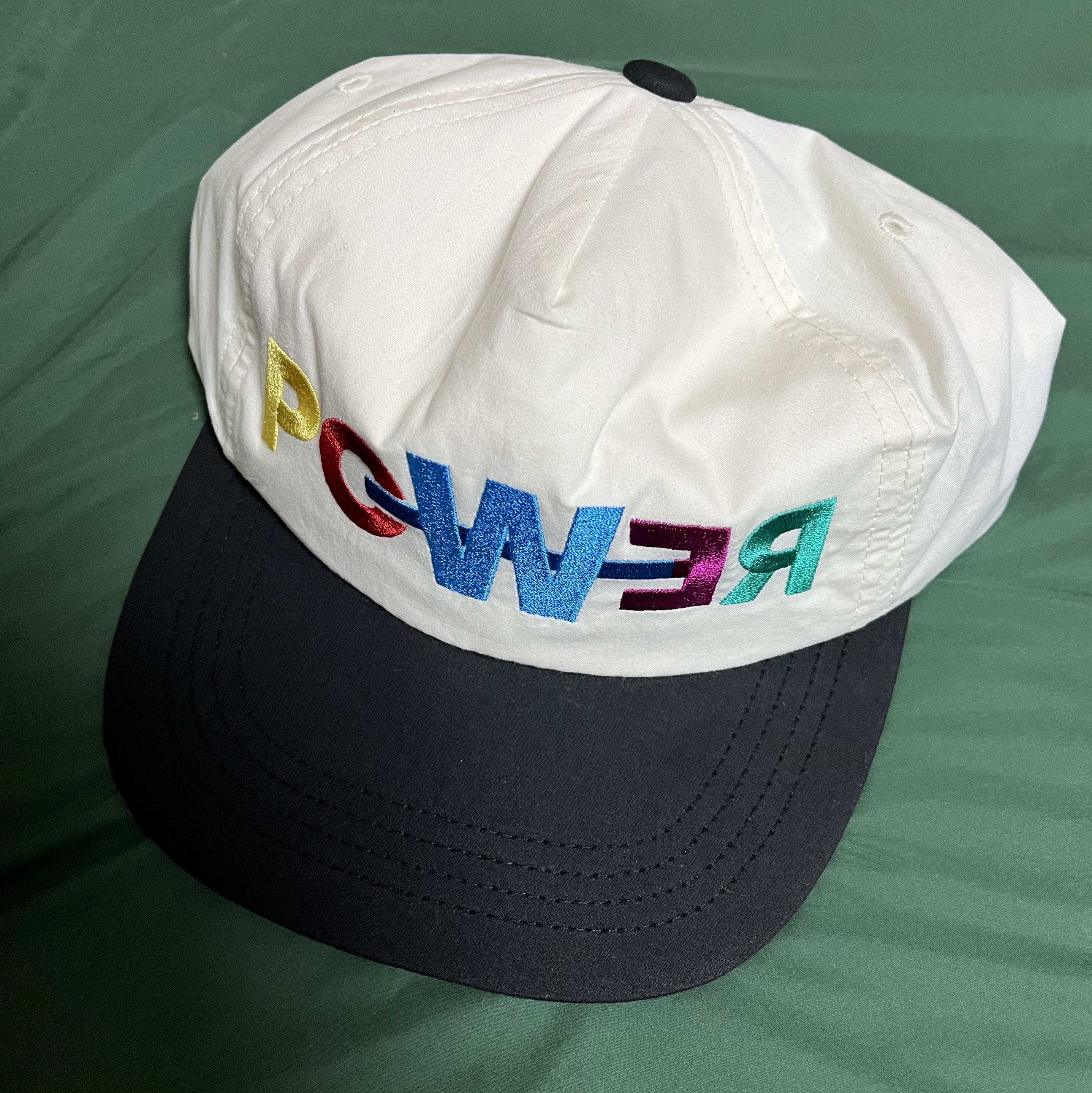 G-DRAGON Power Ball Cap White 착용 스타일