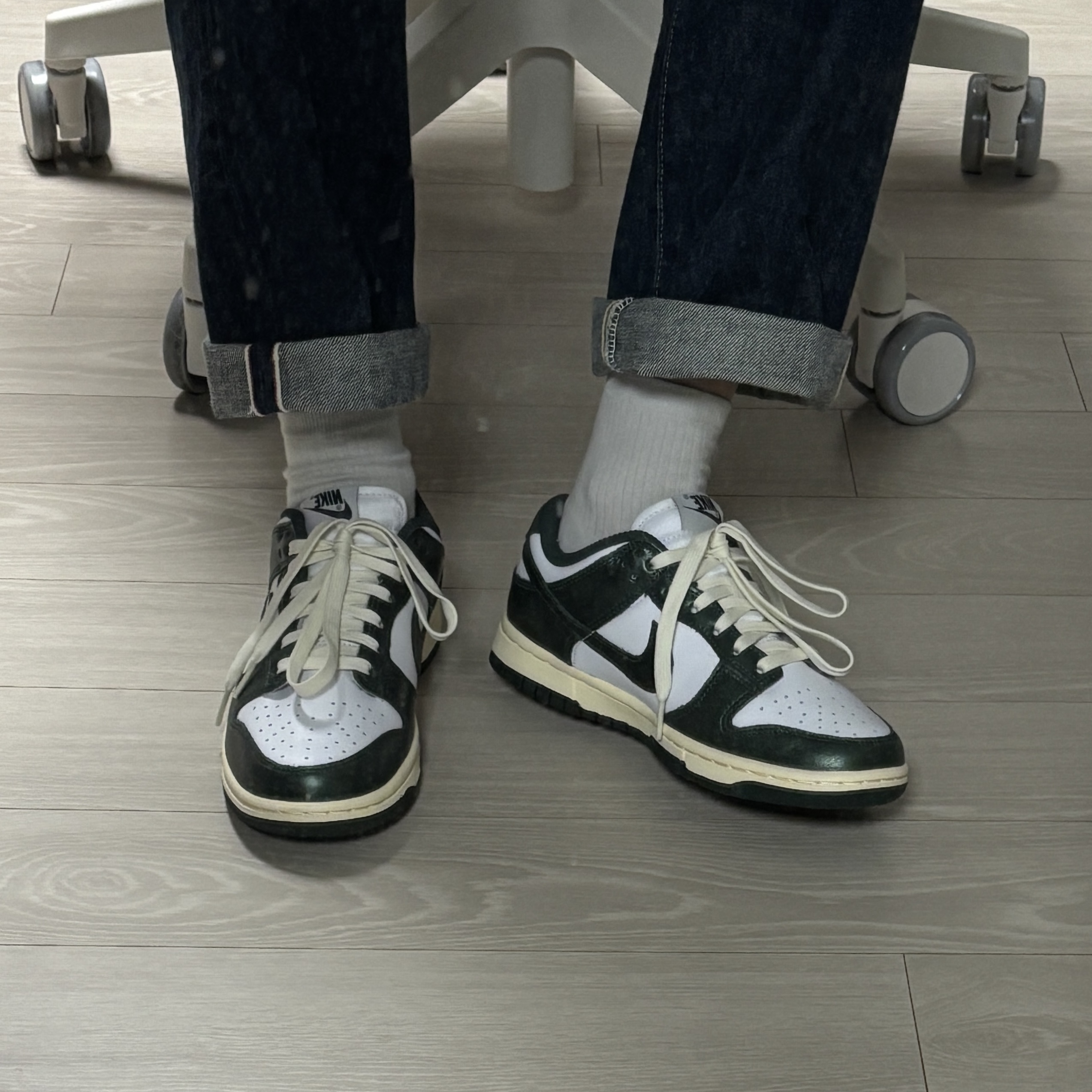 (W) Nike Dunk Low Vintage Green 착용 스타일