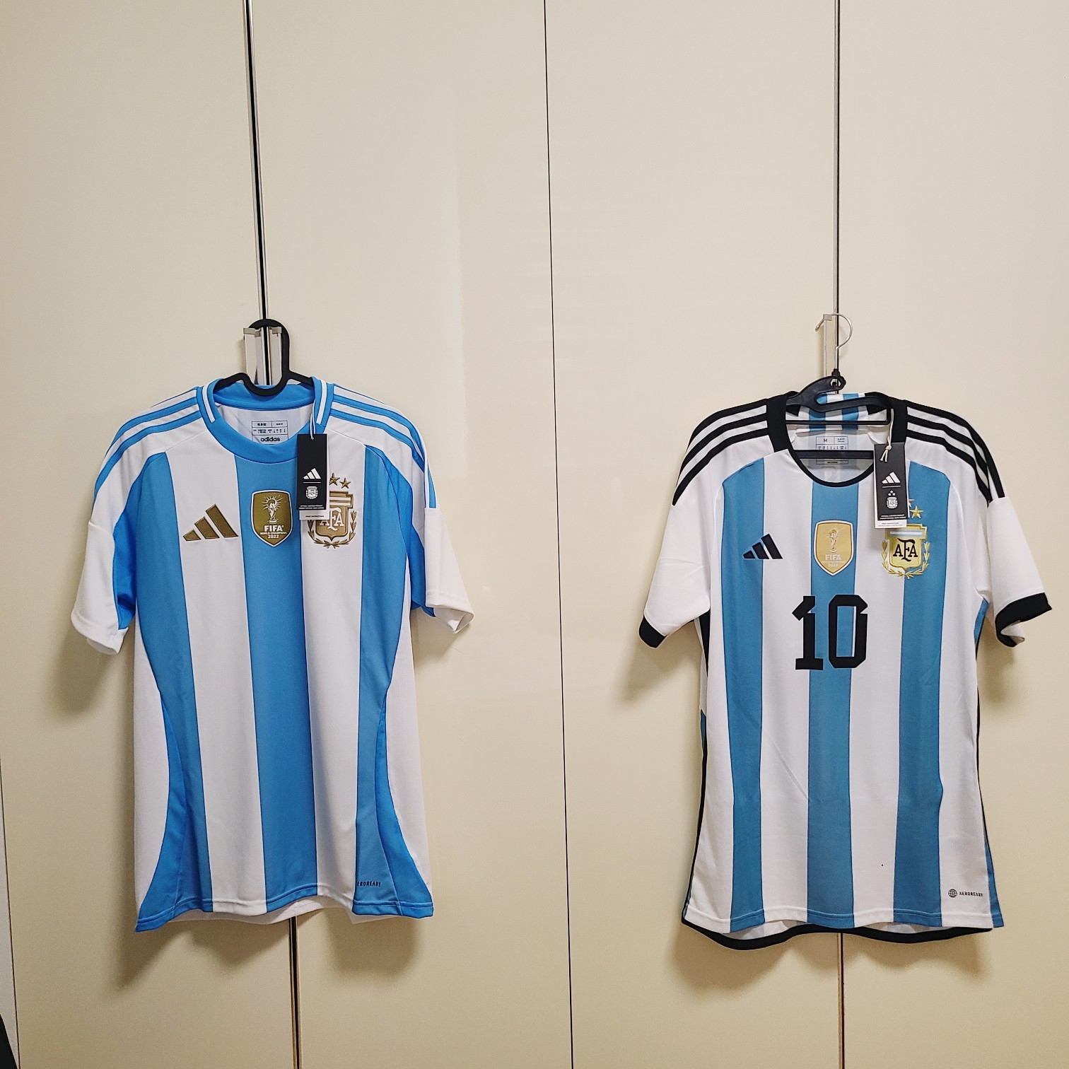 Adidas Argentina 2024 Home Jersey White Blue Burst - KR Sizing (Non Marking Ver.), Adidas Argentina Home Jersey 2022 Winners 3-Star White Light Blue - US Sizing (Non Marking Ver.) 착용 스타일 - 4
