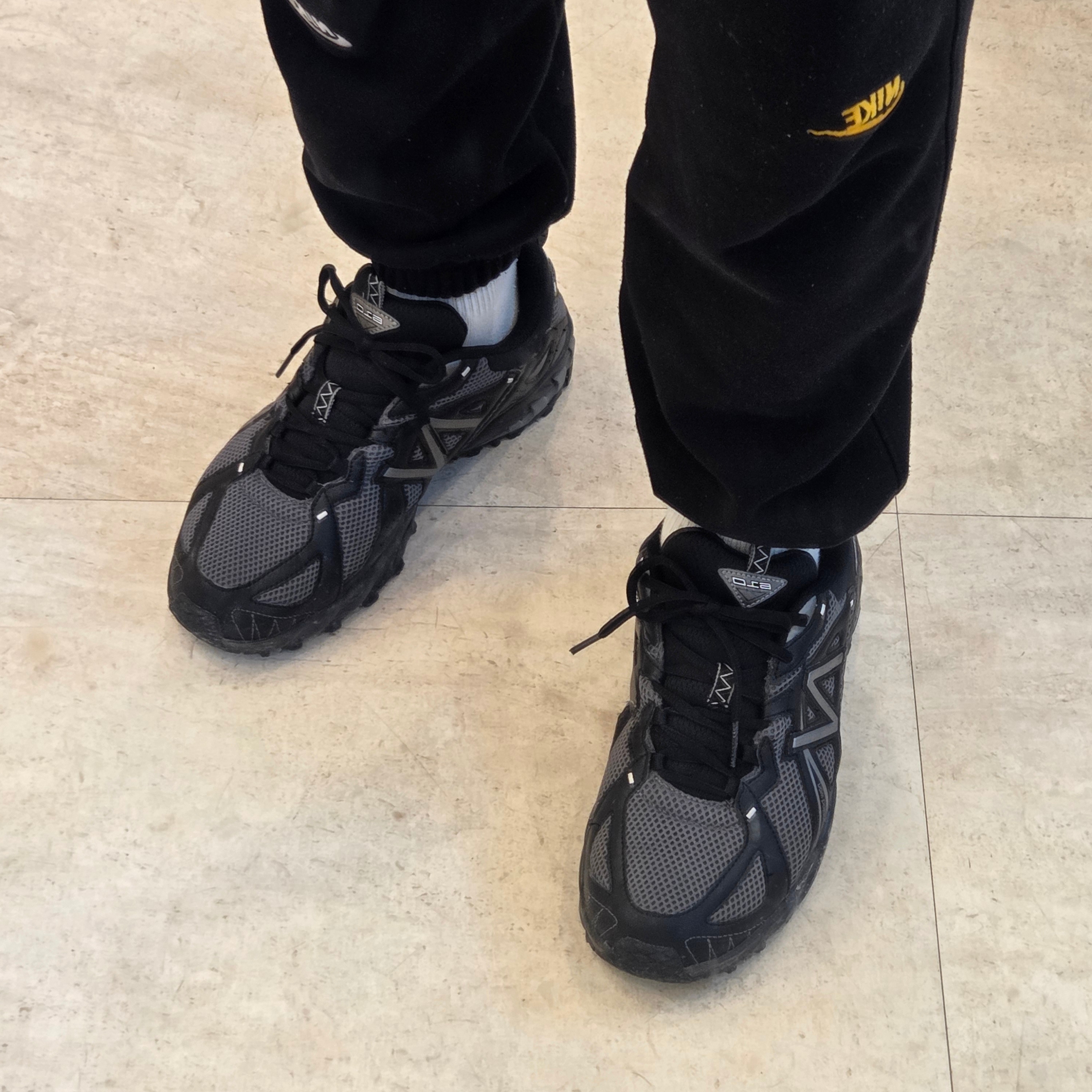 New Balance ML610 Black - D Standard 착용 스타일