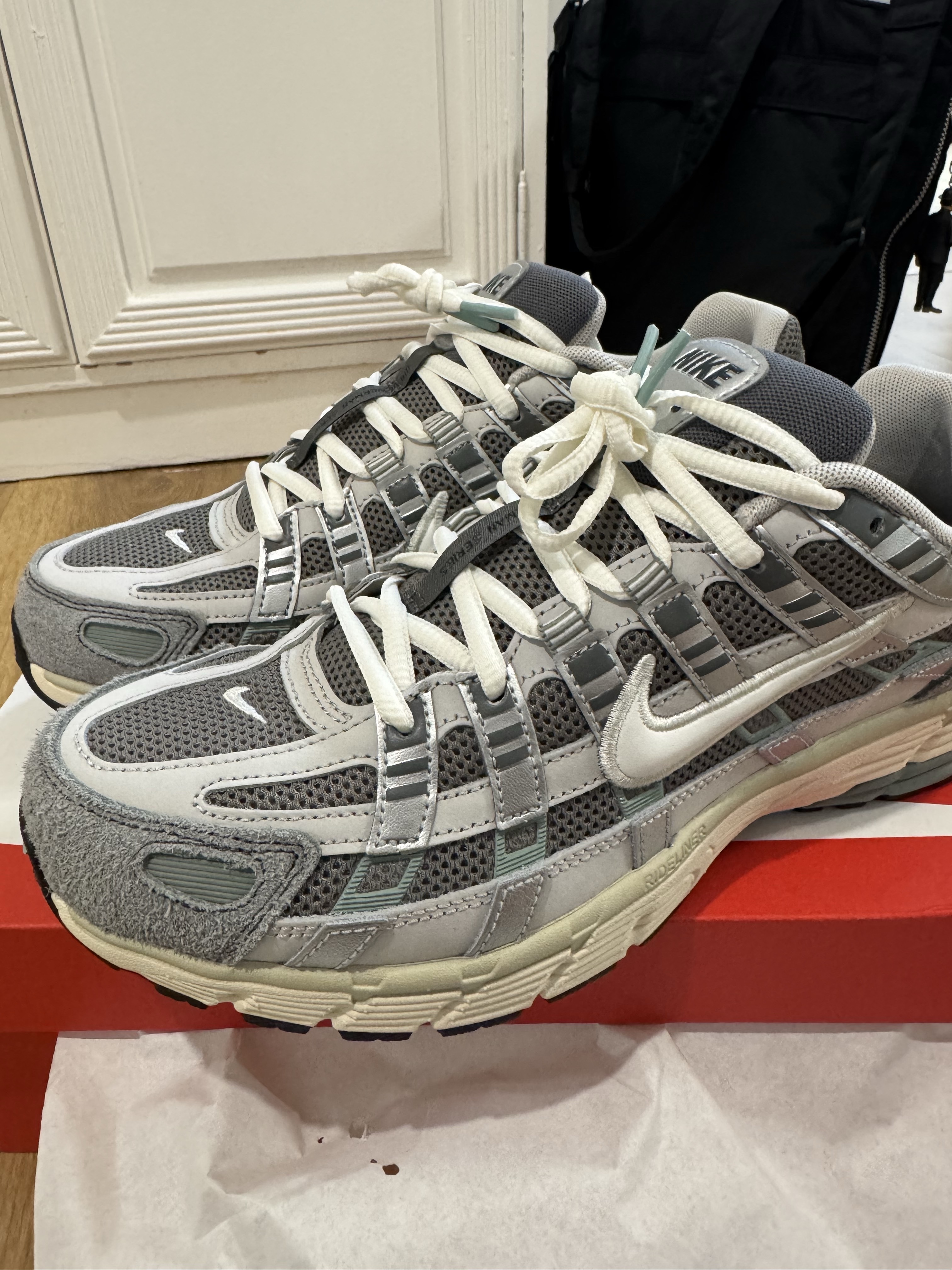 Nike P-6000 Flat Pewter Light Iron Ore 착용 스타일 - 4