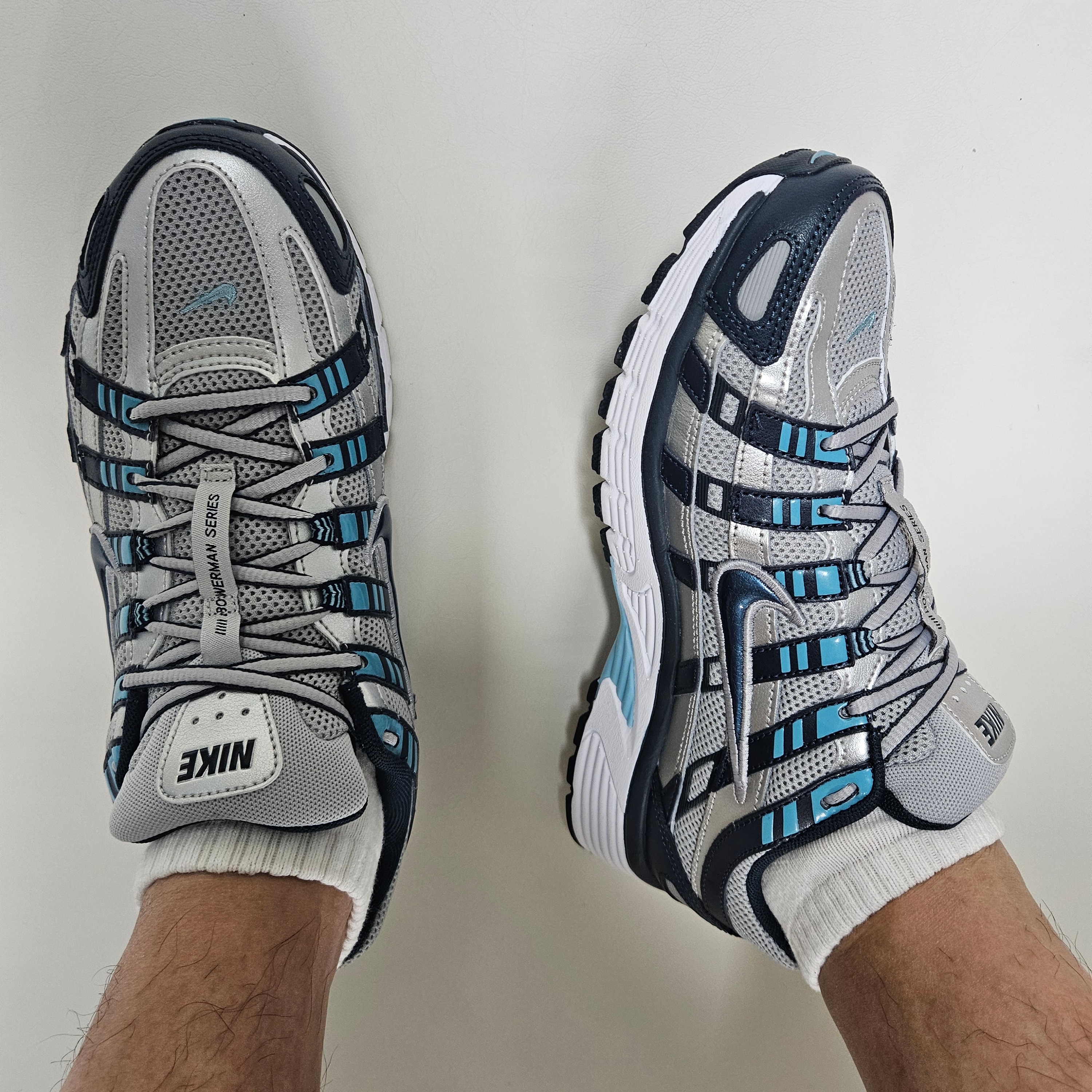 Nike P-6000 Armory Navy Flat Silver 착용 스타일