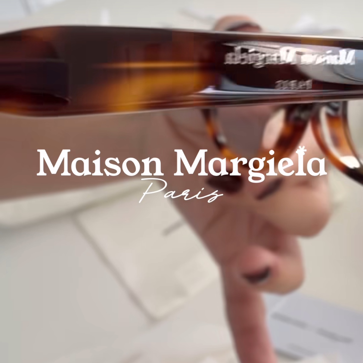 Gentle Monster x Maison Margiela MM111 Tortoiseshell Clear 착용 스타일 - 2