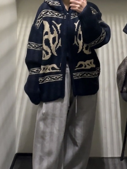 NOMANUAL Cowichan Hooded Zip-up Navy 착용 스타일 - 2