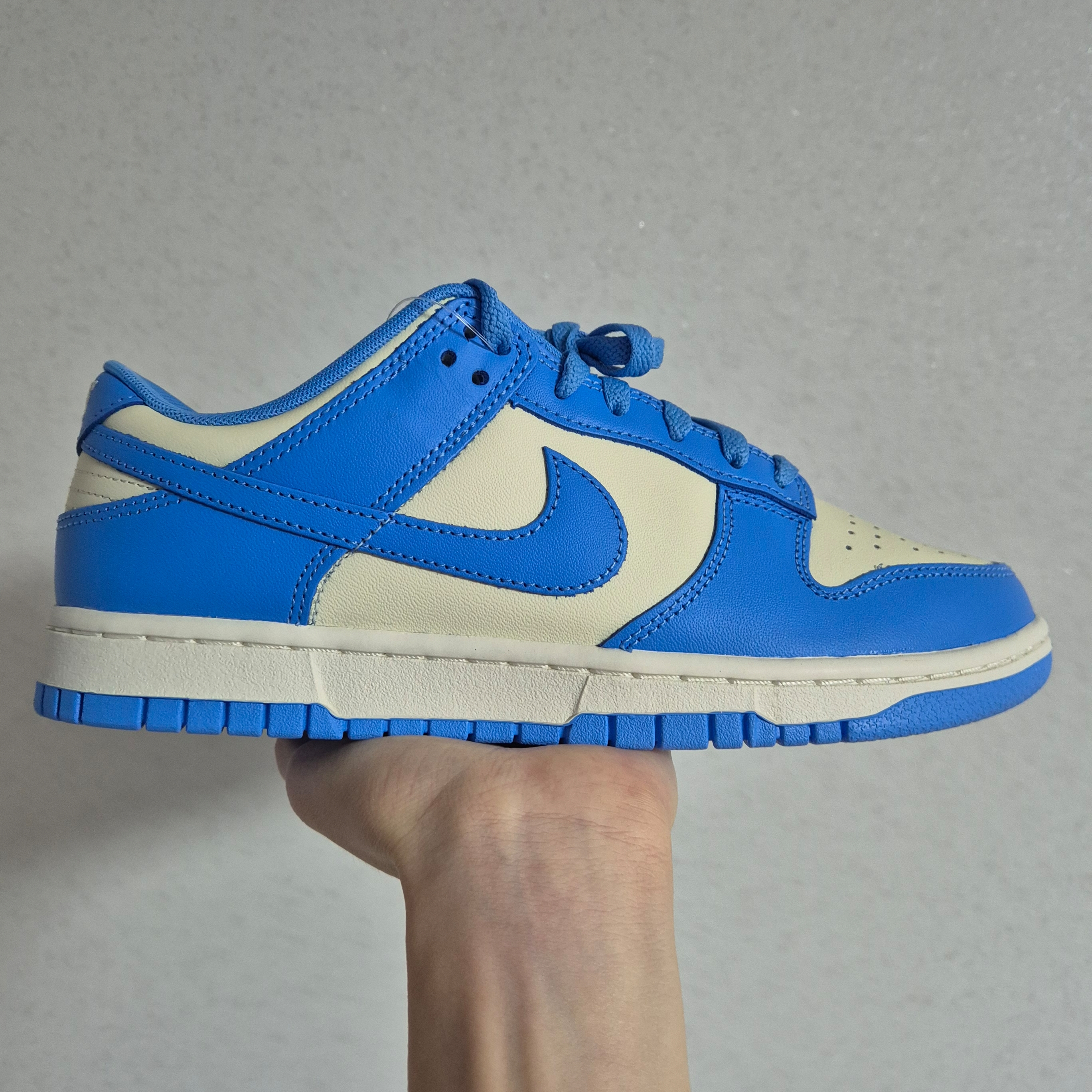 Nike Dunk Low Retro University Blue Coconut Milk 착용 스타일