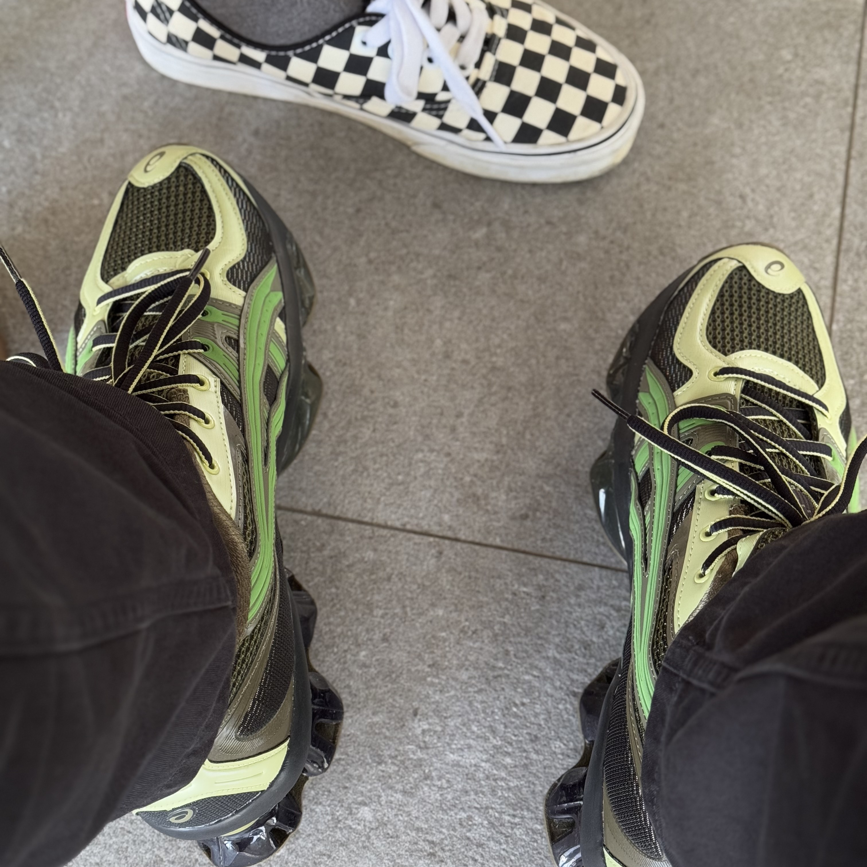 Asics US5-S Gel-Quantum Kinetic Moss Bamboo 착용 스타일 - 2