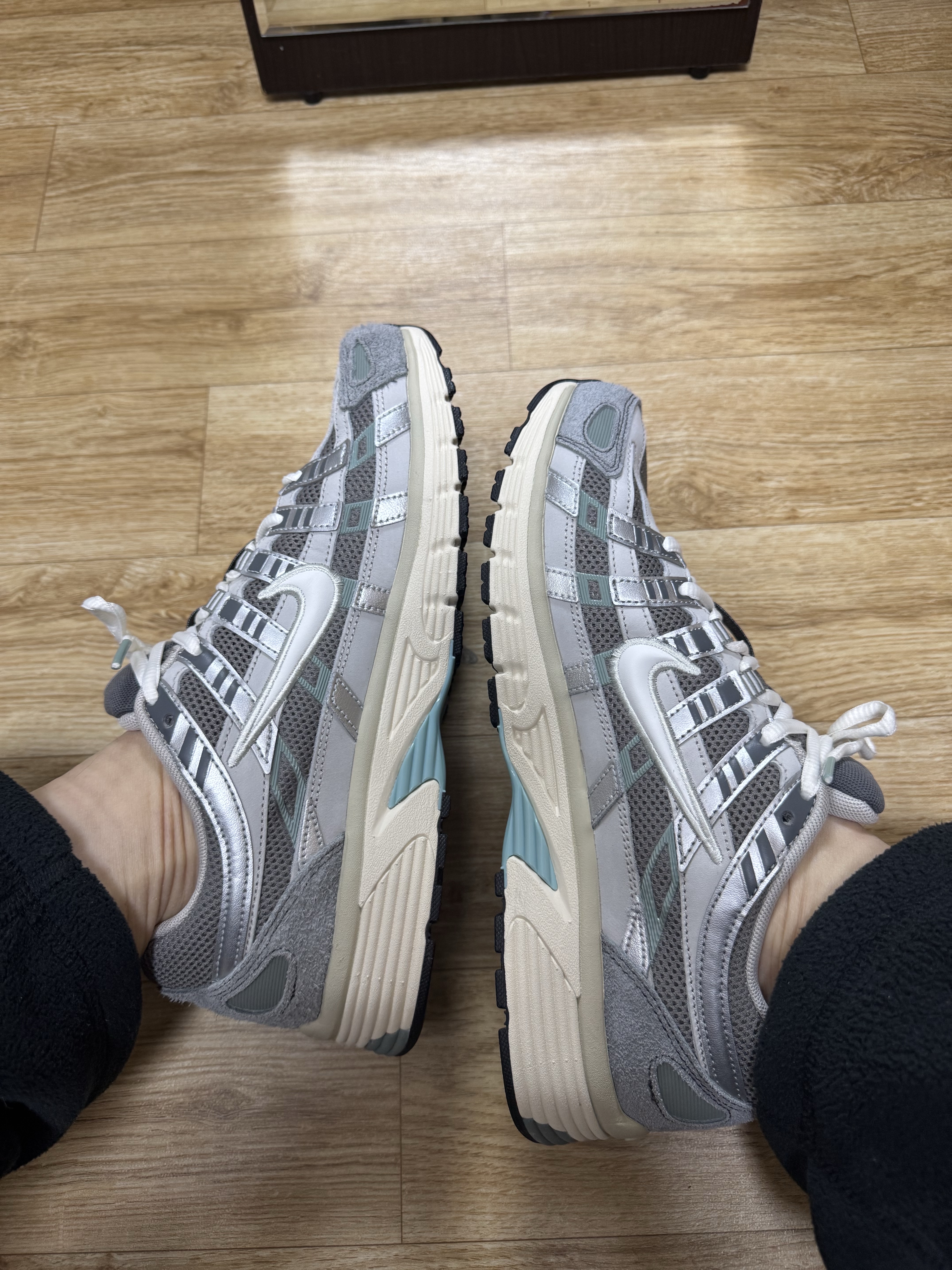 Nike P-6000 Flat Pewter Light Iron Ore 착용 스타일 - 6