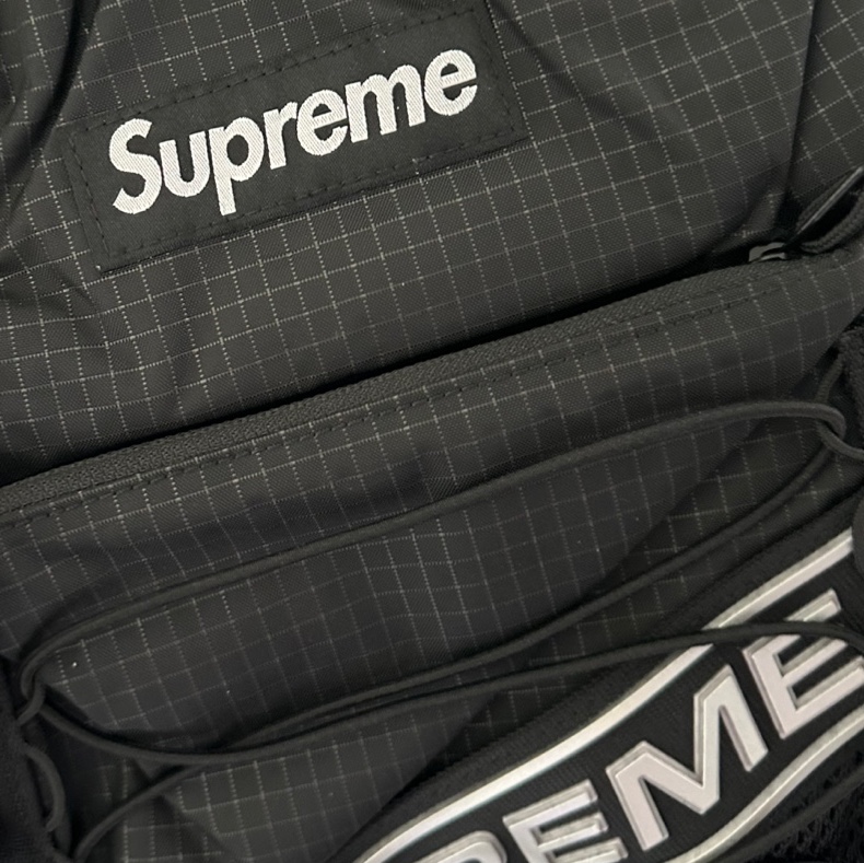 Supreme Backpack Black - 23FW 착용 스타일