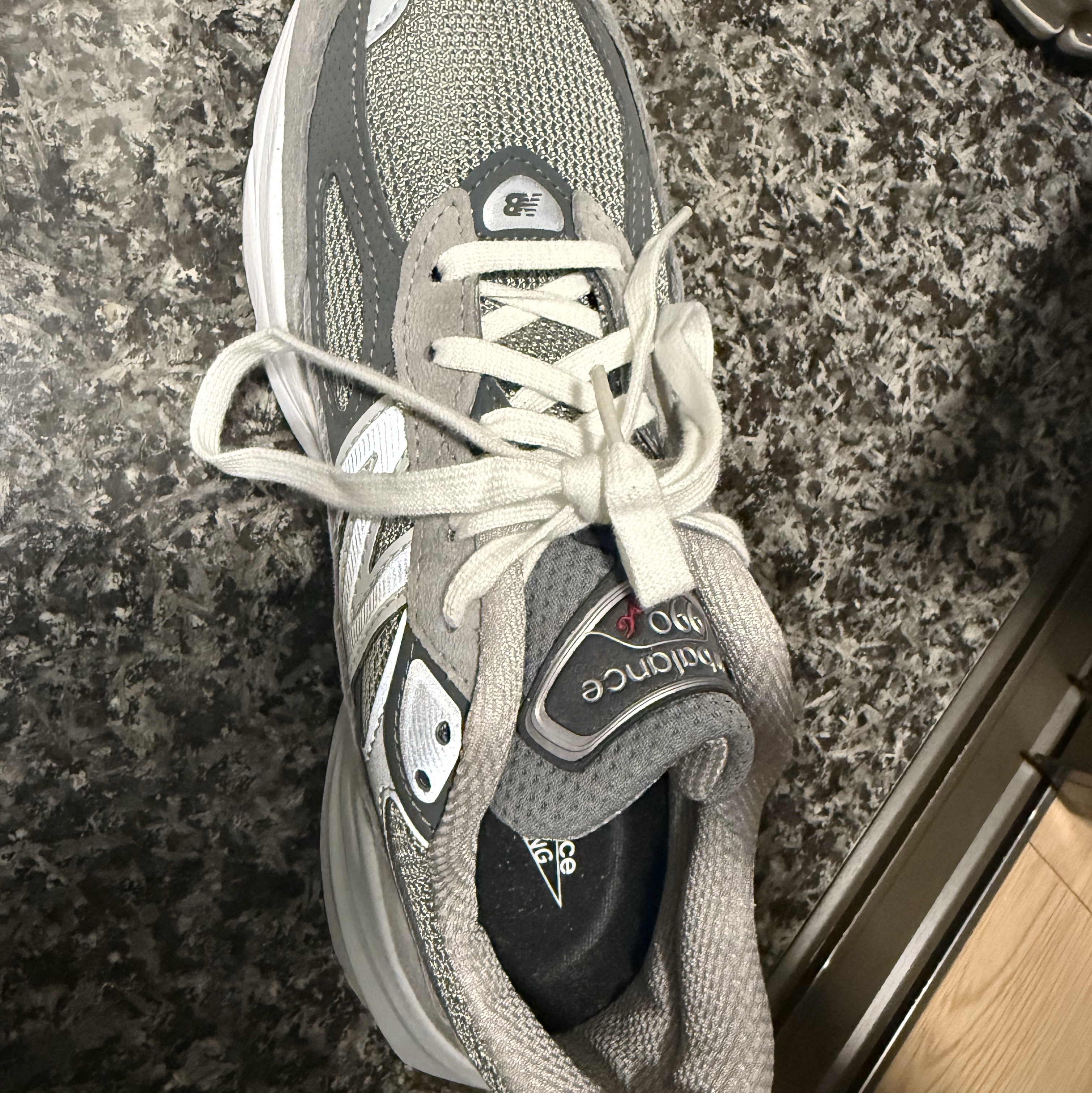 (W) New Balance 990v6 Made in USA Grey - B Standard 착용 스타일