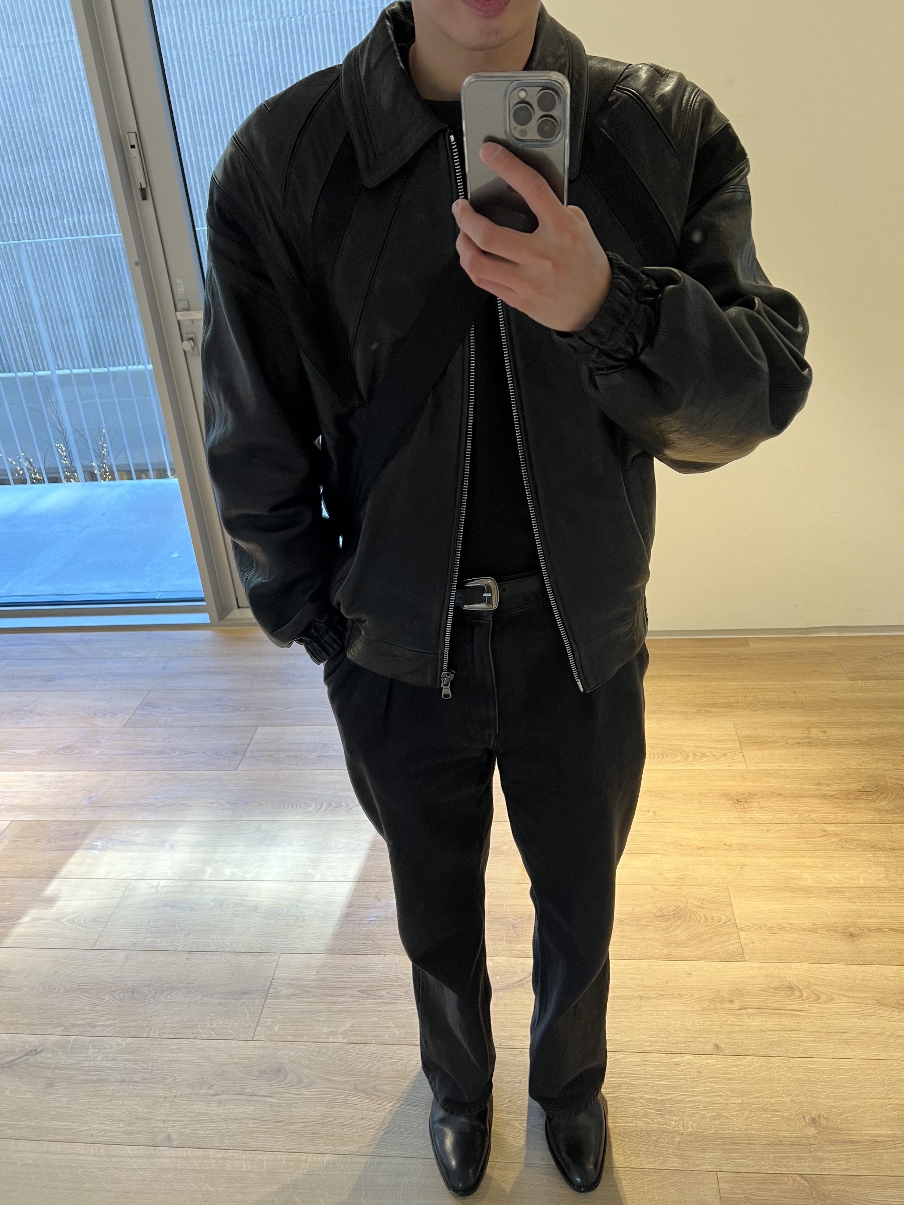 Wooyoungmi Flower Print Sweatshirt Black - 23SS, Saint Laurent Wyatt Chelsea Boots in Smooth Leather Black 착용 스타일 - 2
