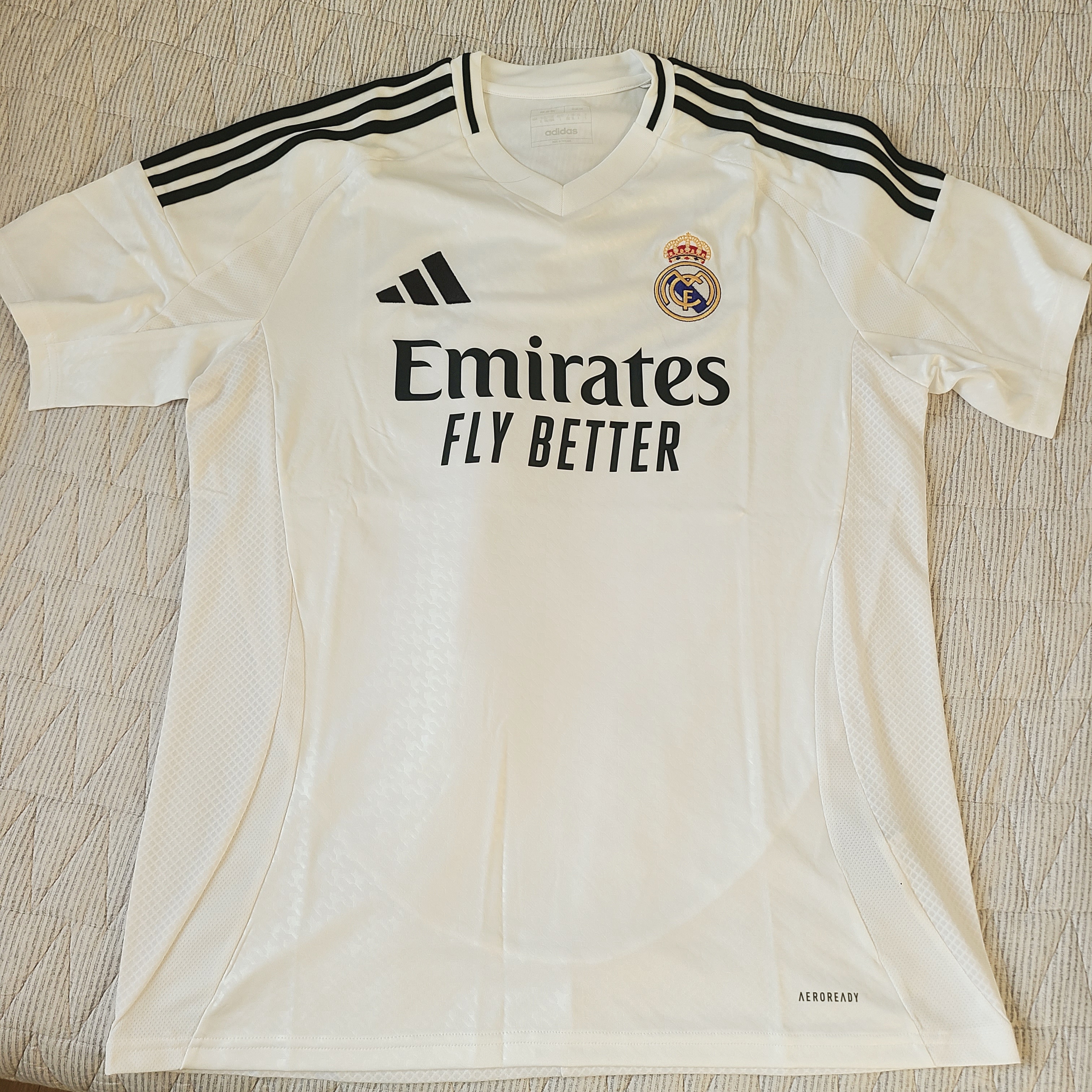 Adidas Real Madrid 2024/25 Home Jersey White - KR Sizing (Non Marking Ver.) 착용 스타일 - 2
