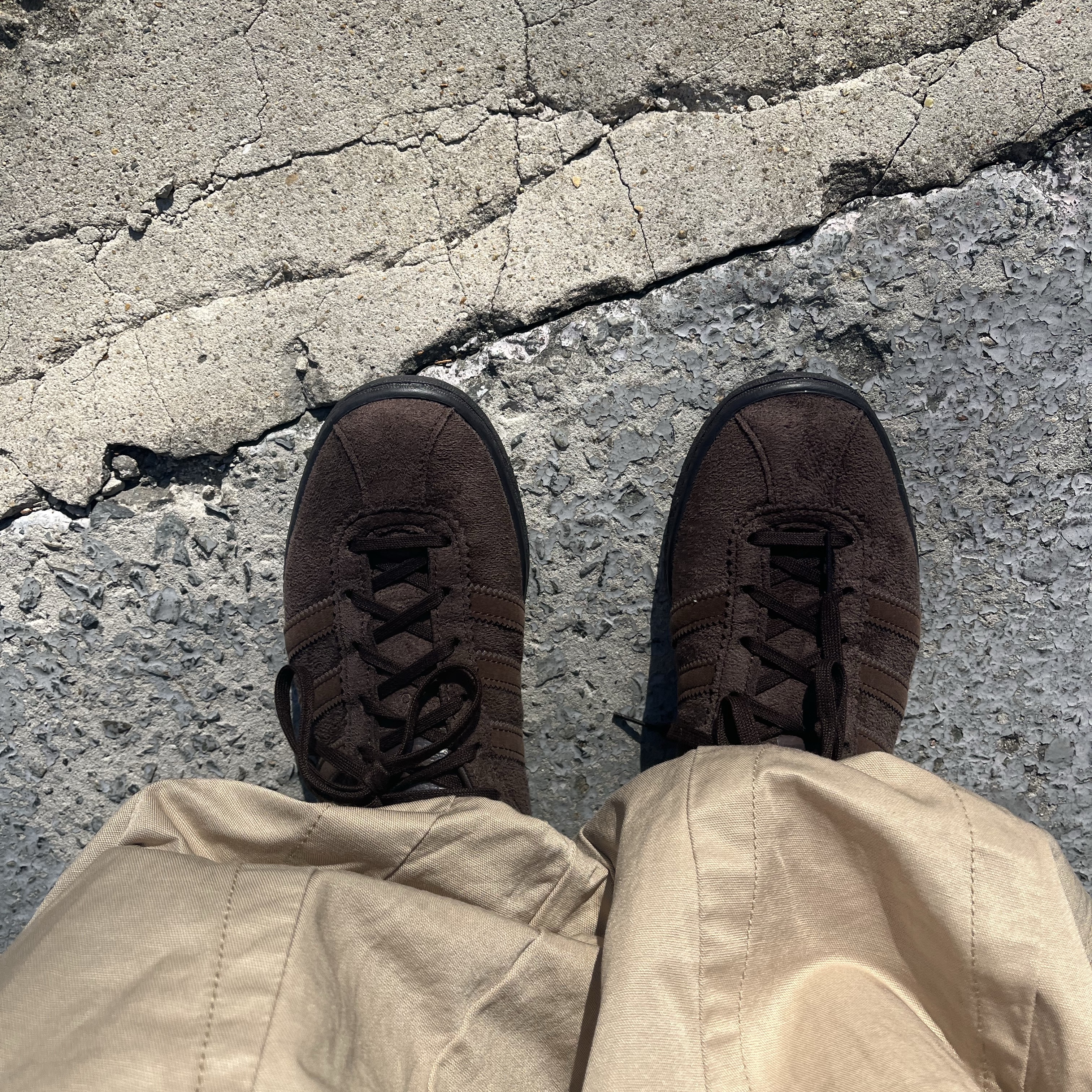 Adidas Tobacco Gruen Dark Brown 착용 스타일 - 5