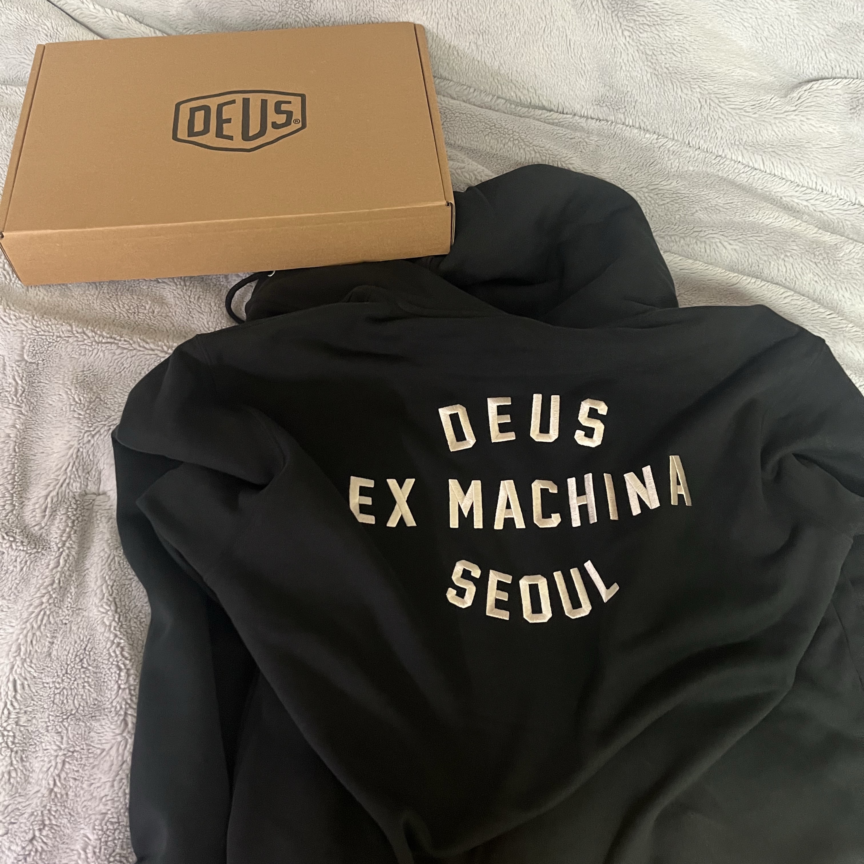Deus Ex Machina Seoul College Hooded Jacket Black 착용 스타일 - 1