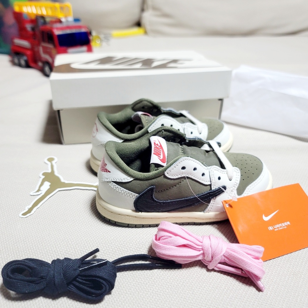 (TD) Jordan 1 x Travis Scott Retro Low OG SP Reverse Olive 착용 스타일