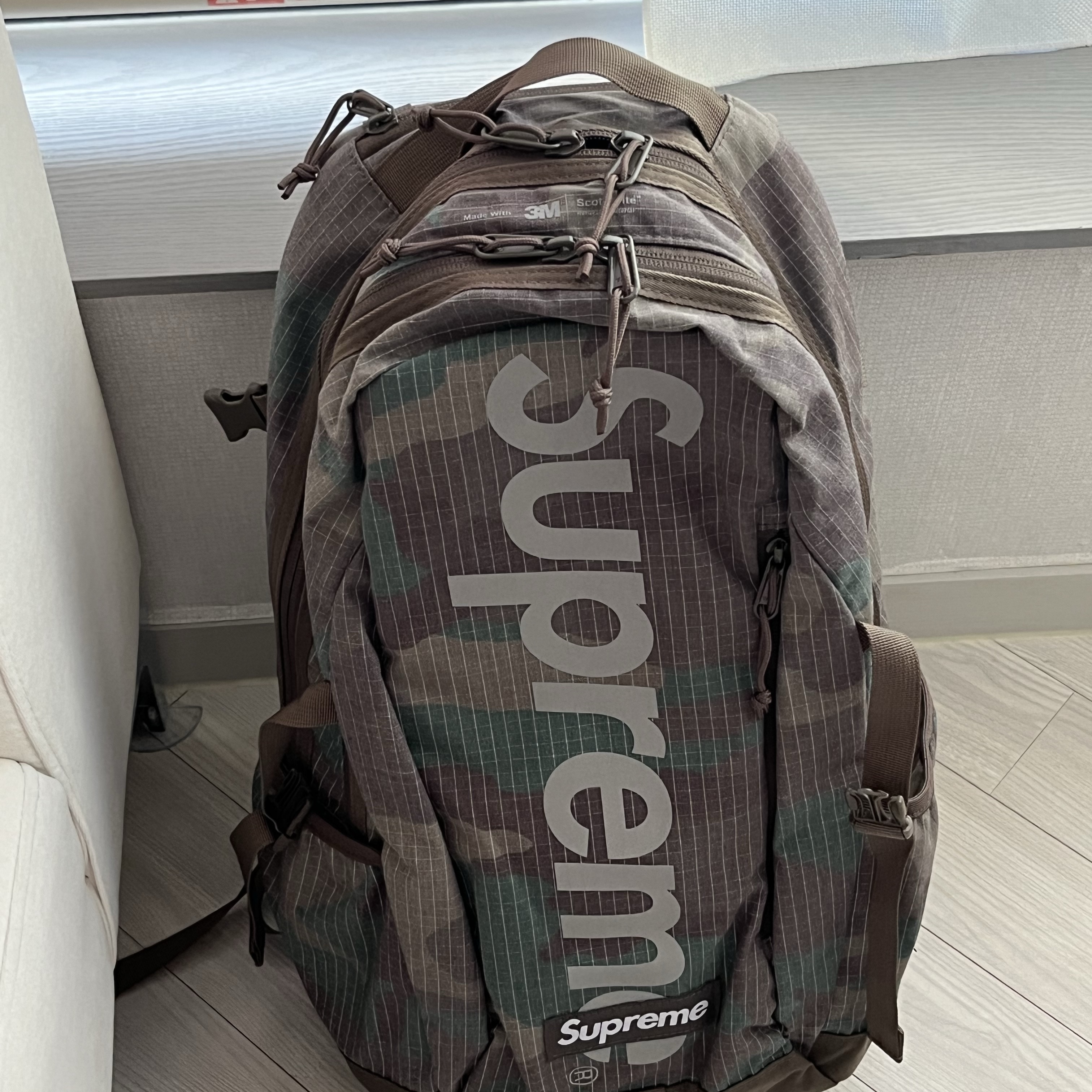 Supreme Backpack Woodland Camo - 24SS 착용 스타일