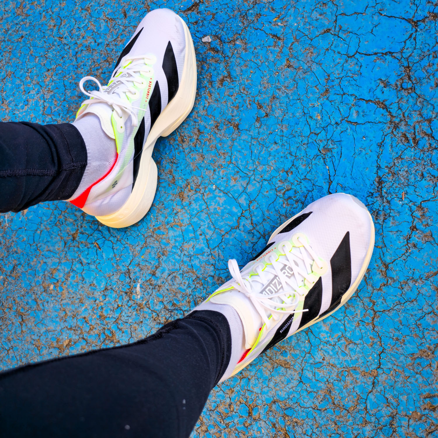 Adidas Adizero Adios Pro 4 Cloud White Core Black 착용 스타일